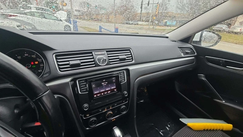 VW Passat 1.8T R-Line, снимка 9 - Автомобили и джипове - 48994688