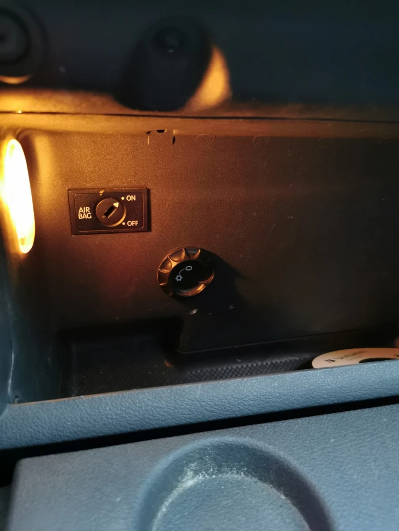 VW Touran 1.4 FSI, снимка 7 - Автомобили и джипове - 51950025