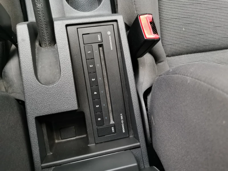 VW Touran 1.4 FSI, снимка 8 - Автомобили и джипове - 51950025