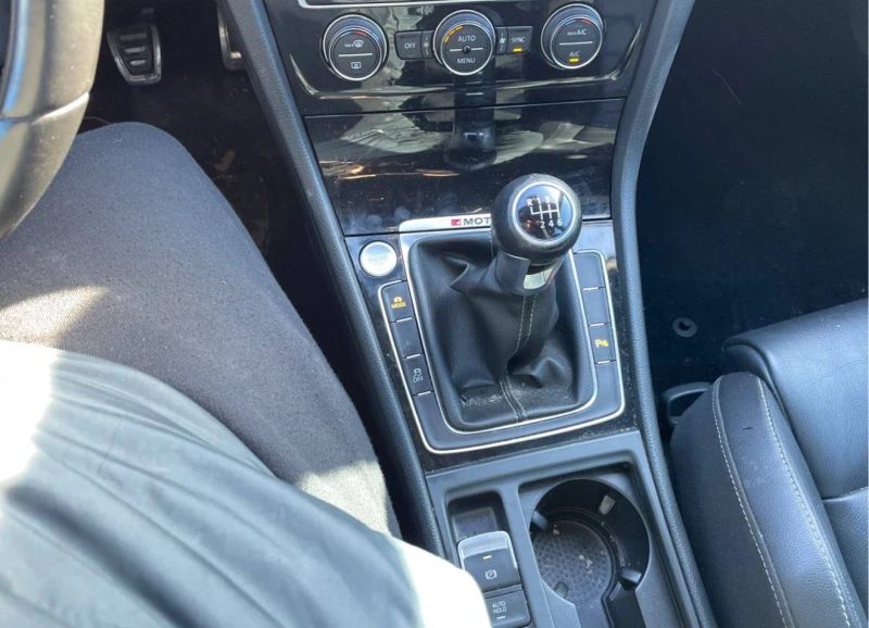 VW Golf * R* CARFAX * БЕЗ ПЪРВОНАЧАЛНА ВНОСКА, снимка 8 - Автомобили и джипове - 52680197