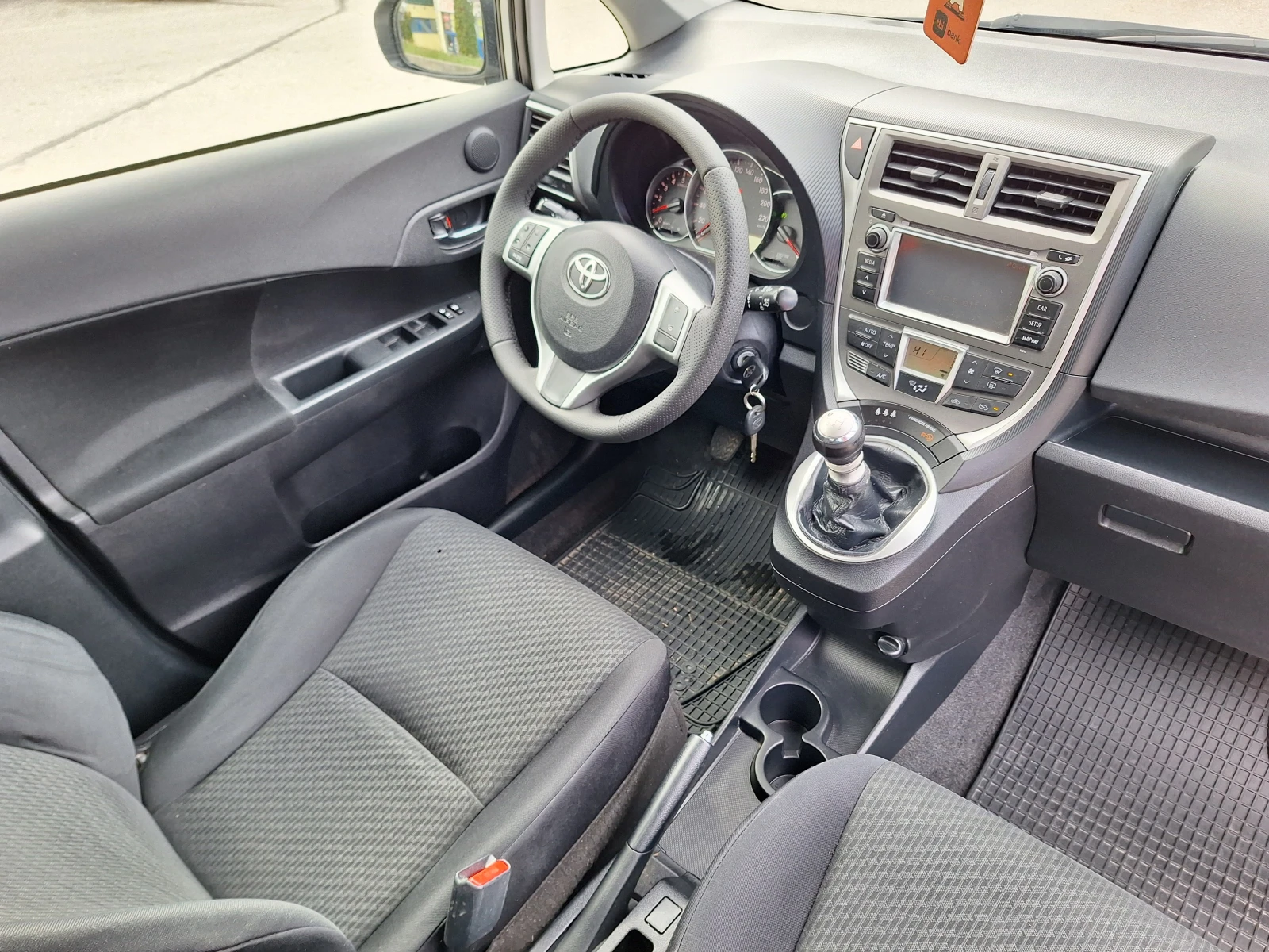 Toyota Verso S 1.4 | Mobile.bg — изображение 13