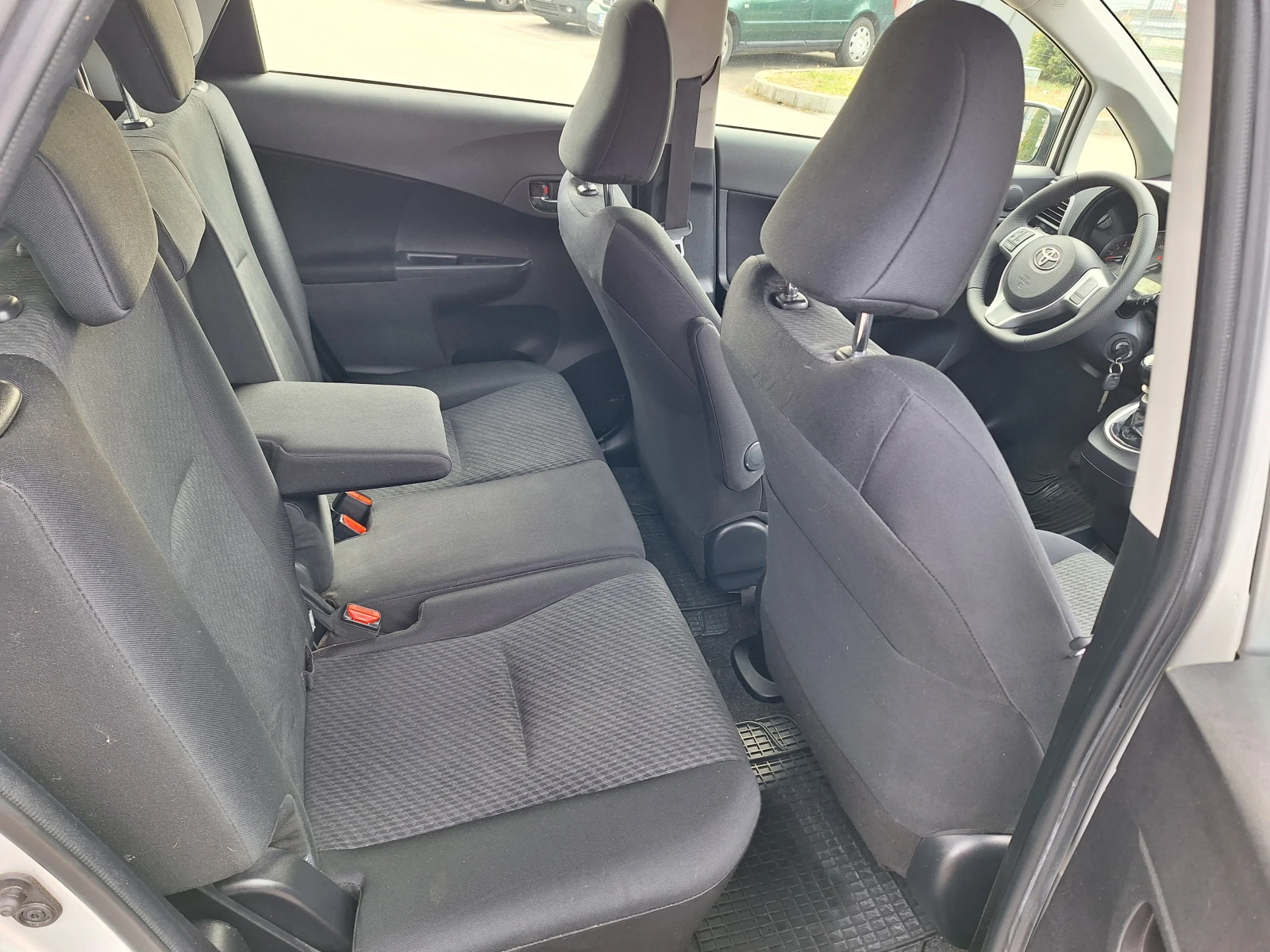 Toyota Verso S 1.4 | Mobile.bg — изображение 14