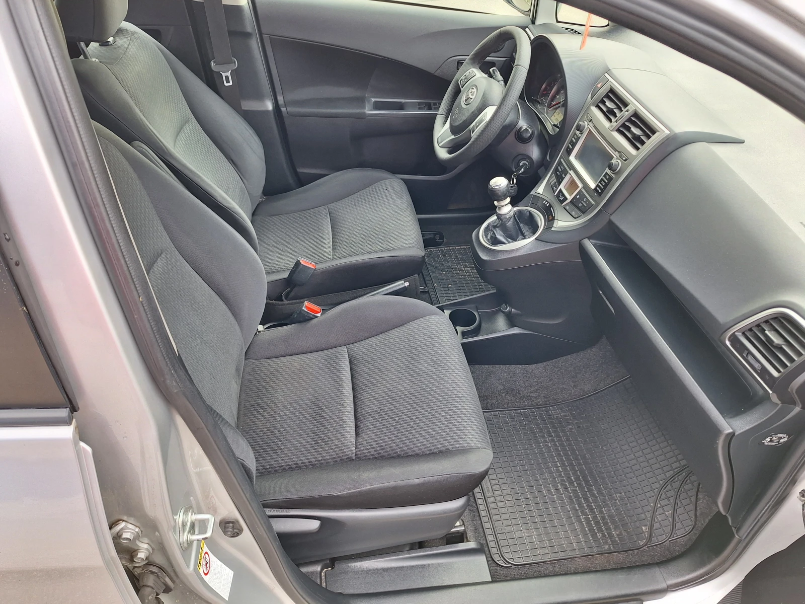 Toyota Verso S 1.4 | Mobile.bg — изображение 12