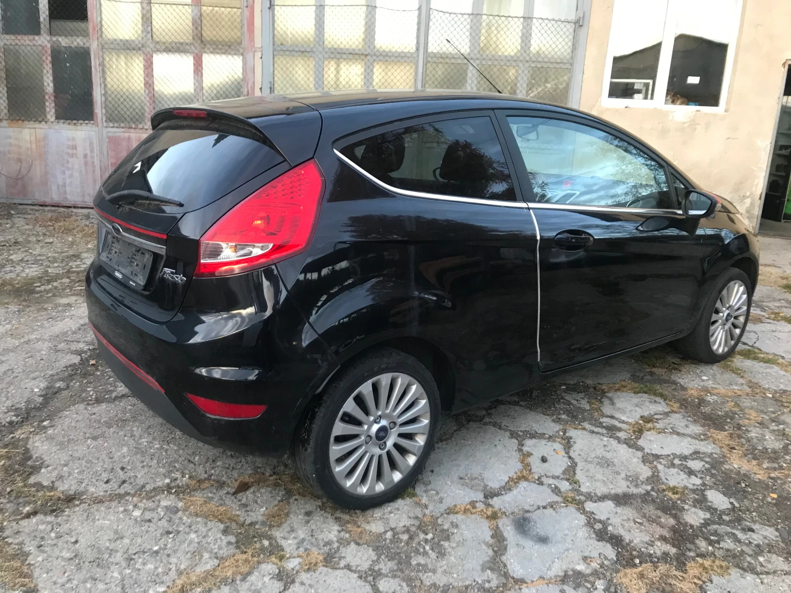 Ford Fiesta  - изображение 6