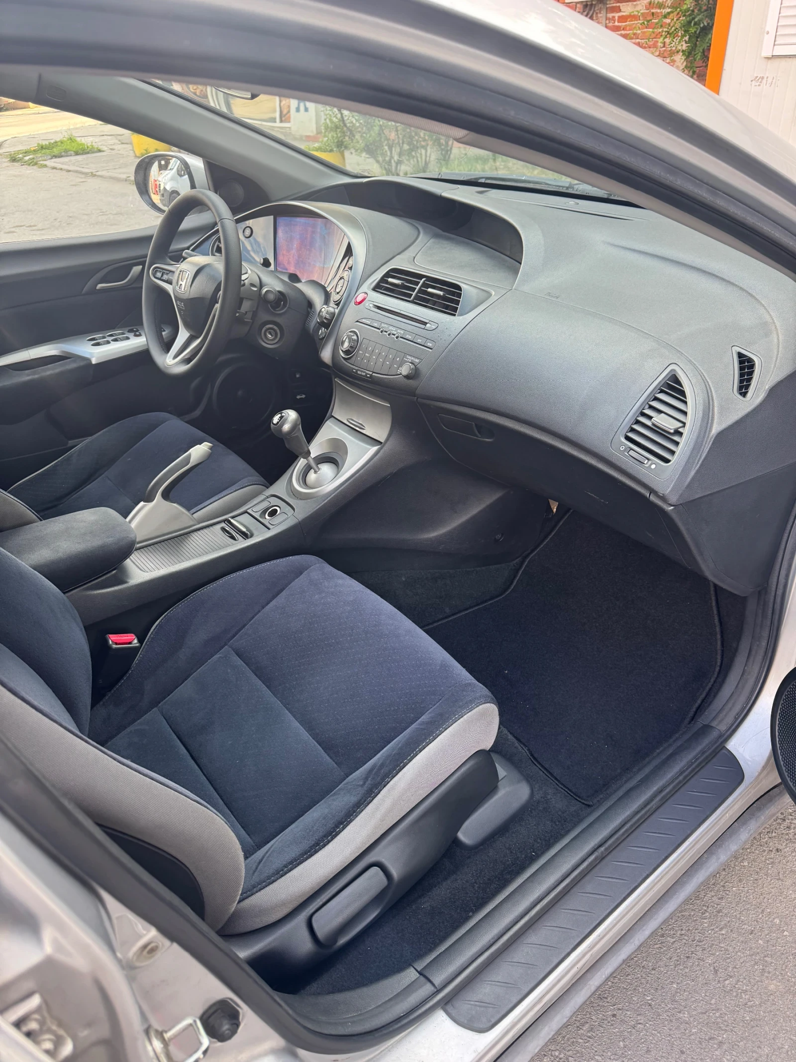 Honda Civic 1.4 Comfort / Бензин / 6 скорости - изображение 9