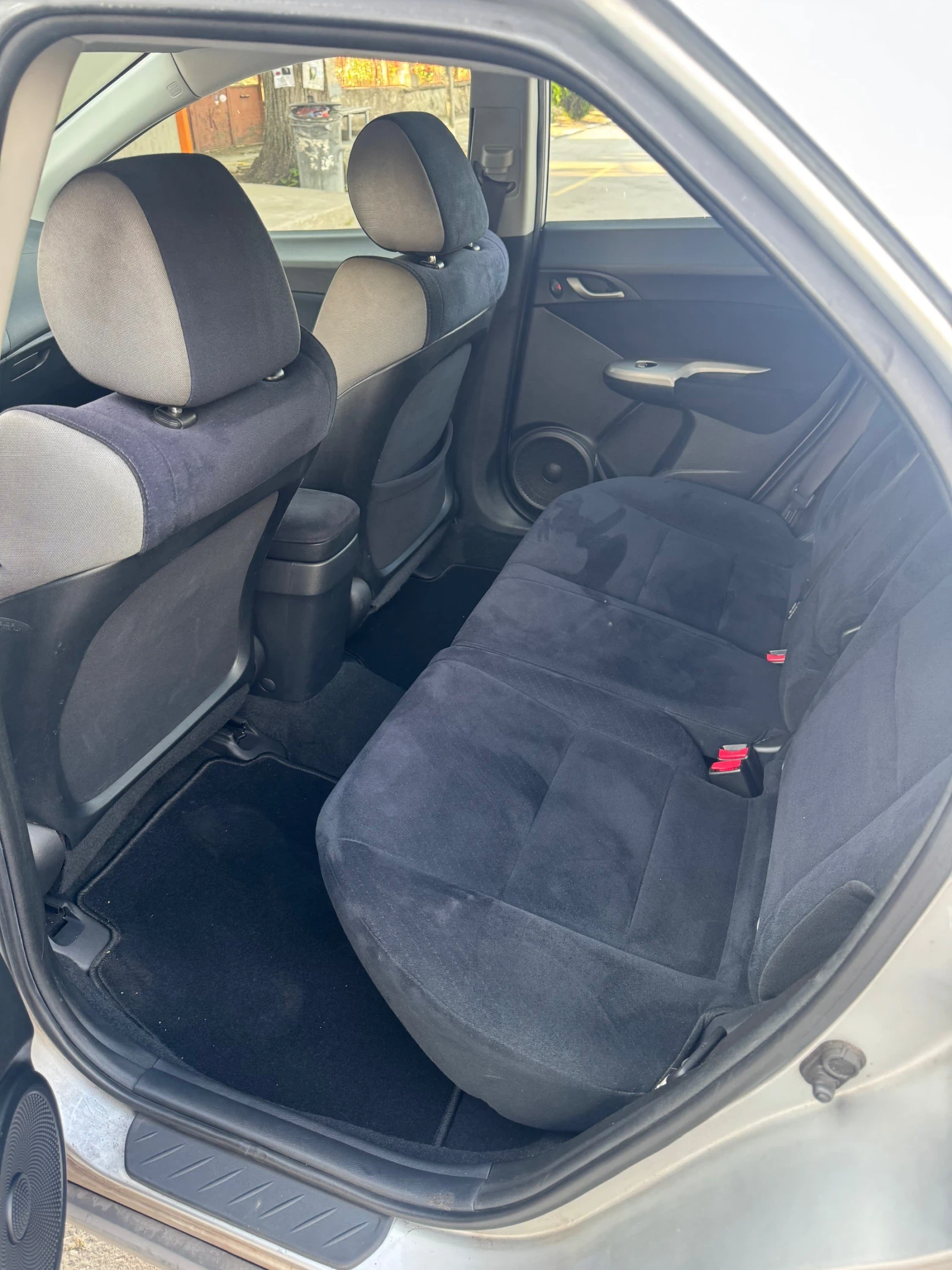 Honda Civic 1.4 Comfort / Бензин / 6 скорости - изображение 10
