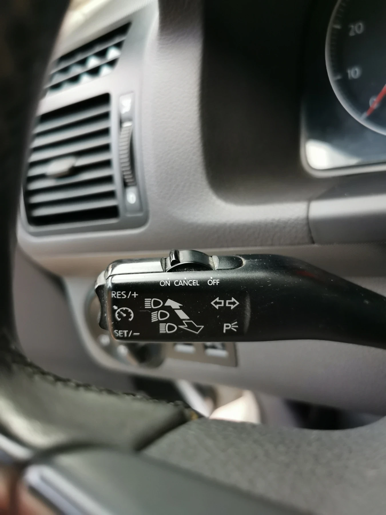 VW Touran 1.4 FSI - изображение 9