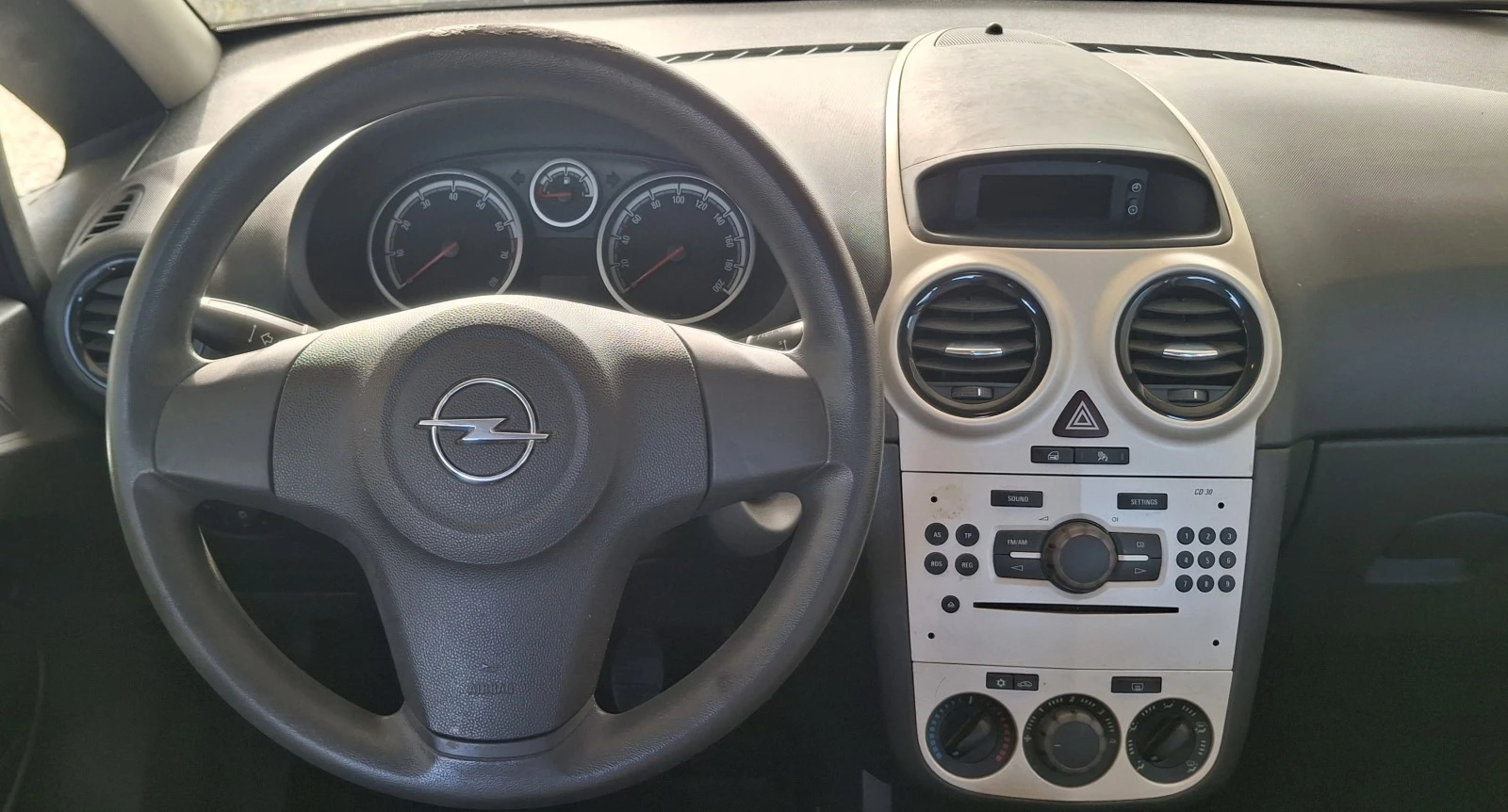 Opel Corsa D 1.2i 80PS - изображение 10