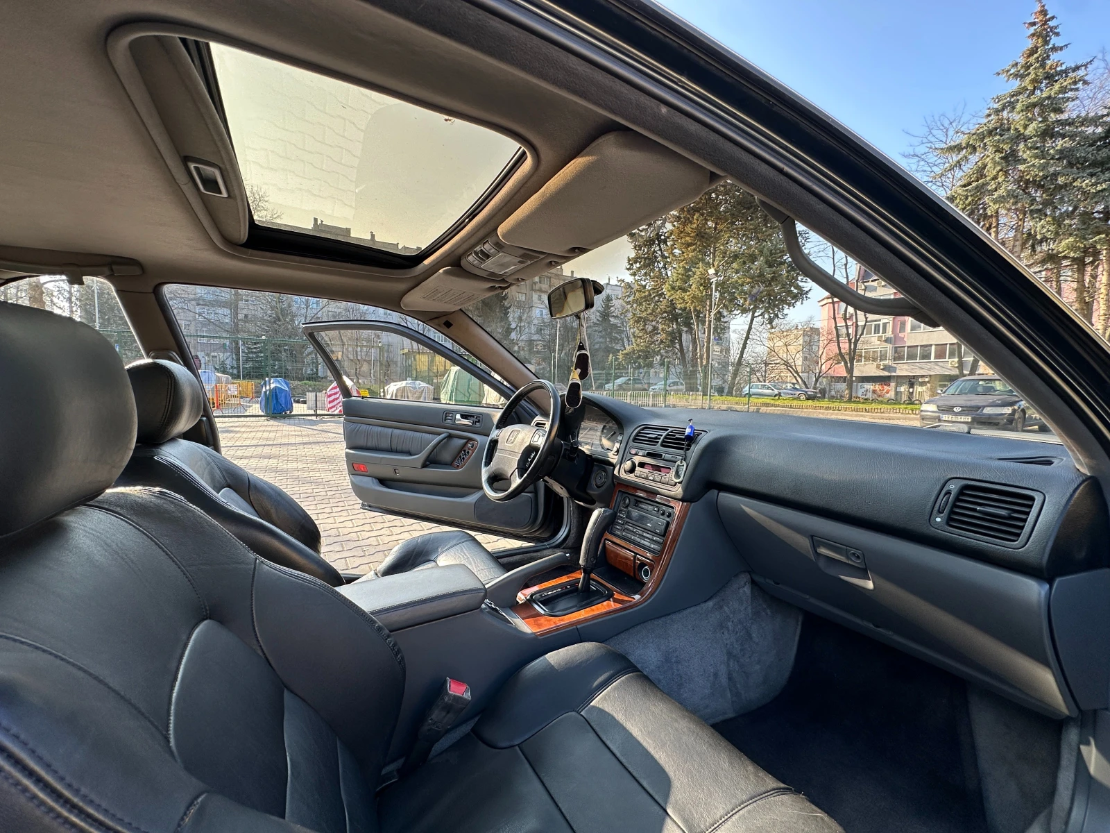 Honda Legend, снимка 10 - Автомобили и джипове - 53926394