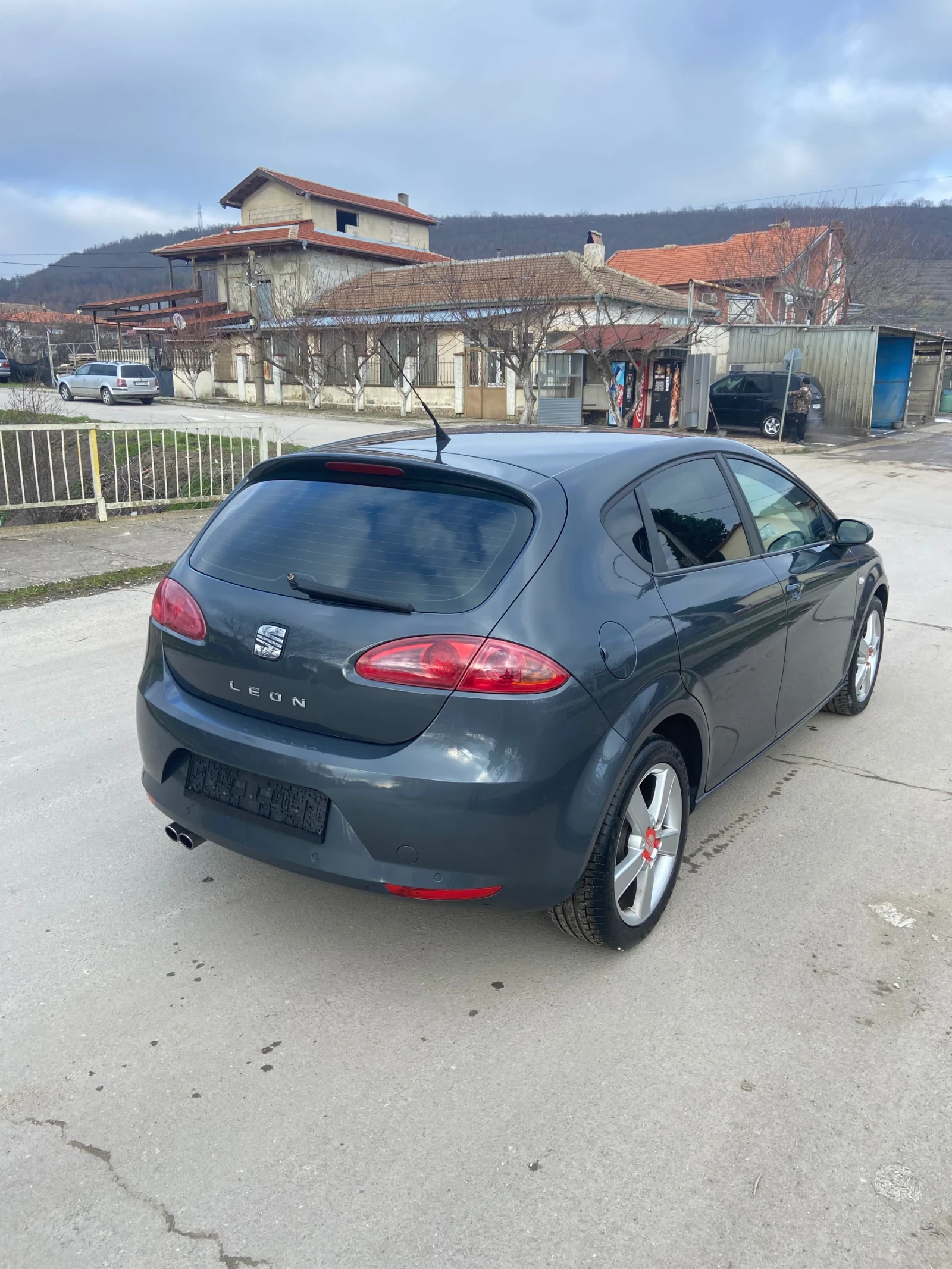 Seat Leon 2.0 TDi BMM 140 kc, снимка 8 - Автомобили и джипове - 54128059