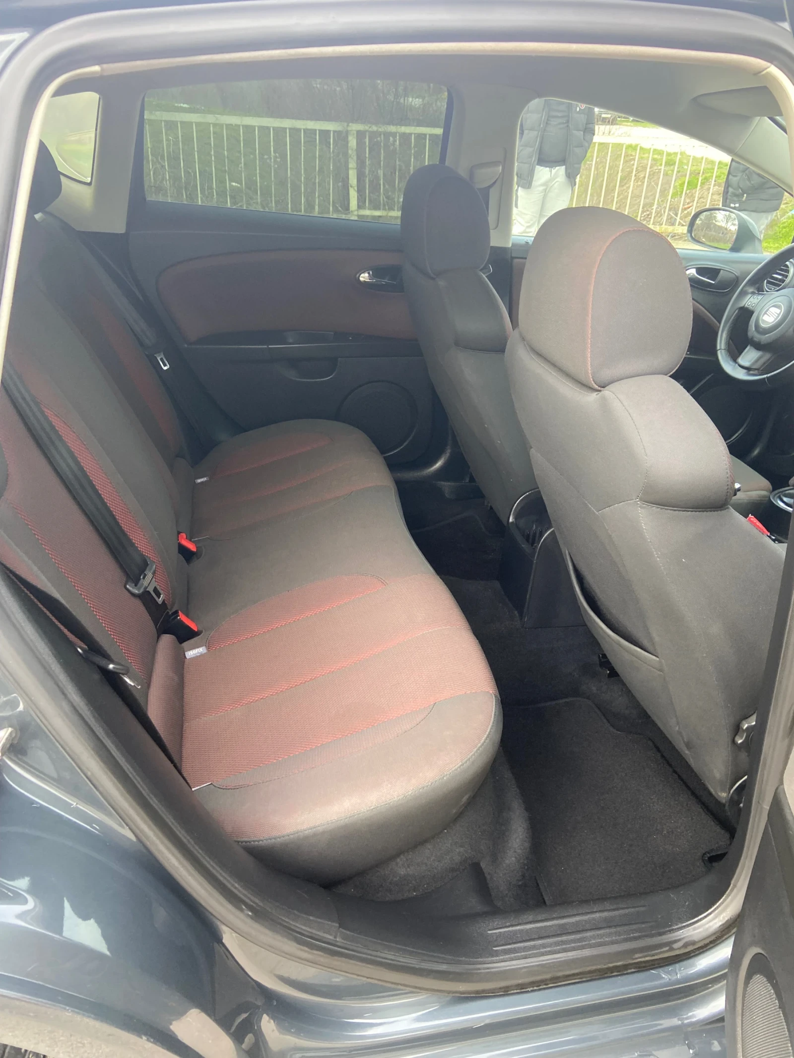 Seat Leon 2.0 TDi BMM 140 kc, снимка 12 - Автомобили и джипове - 54128059