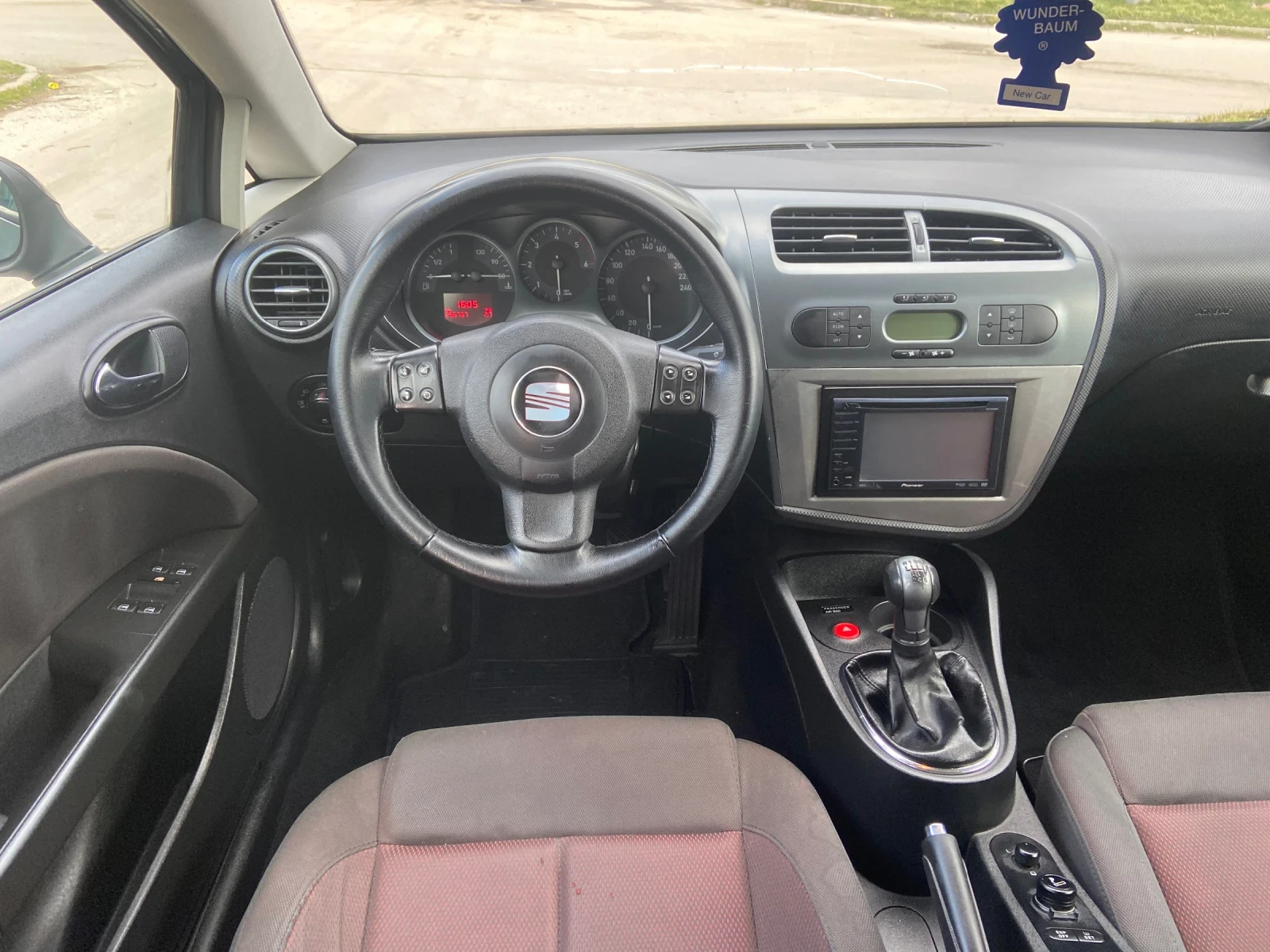 Seat Leon 2.0 TDi BMM 140 kc, снимка 9 - Автомобили и джипове - 54128059
