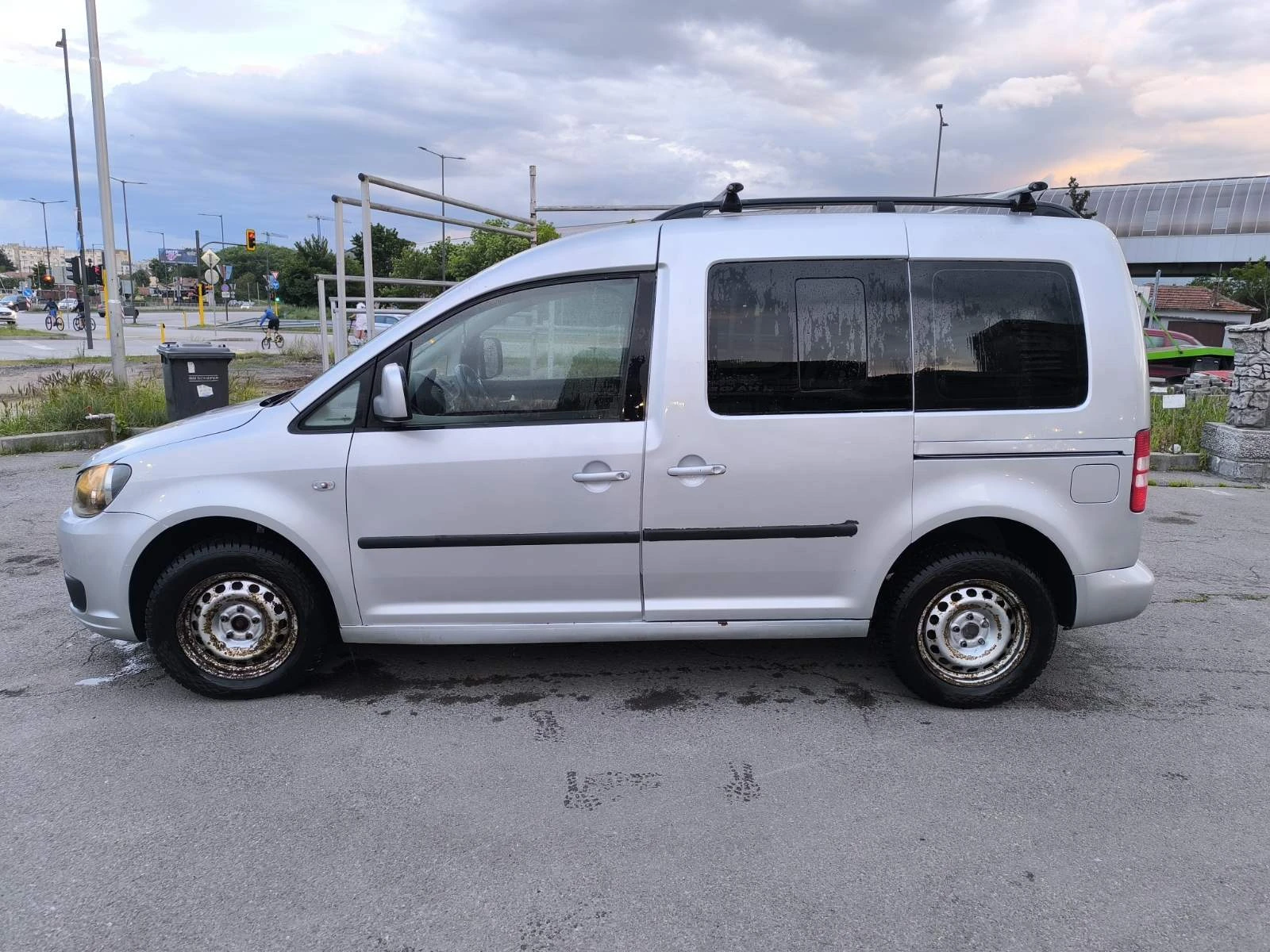 VW Caddy, снимка 10 - Автомобили и джипове - 54639812