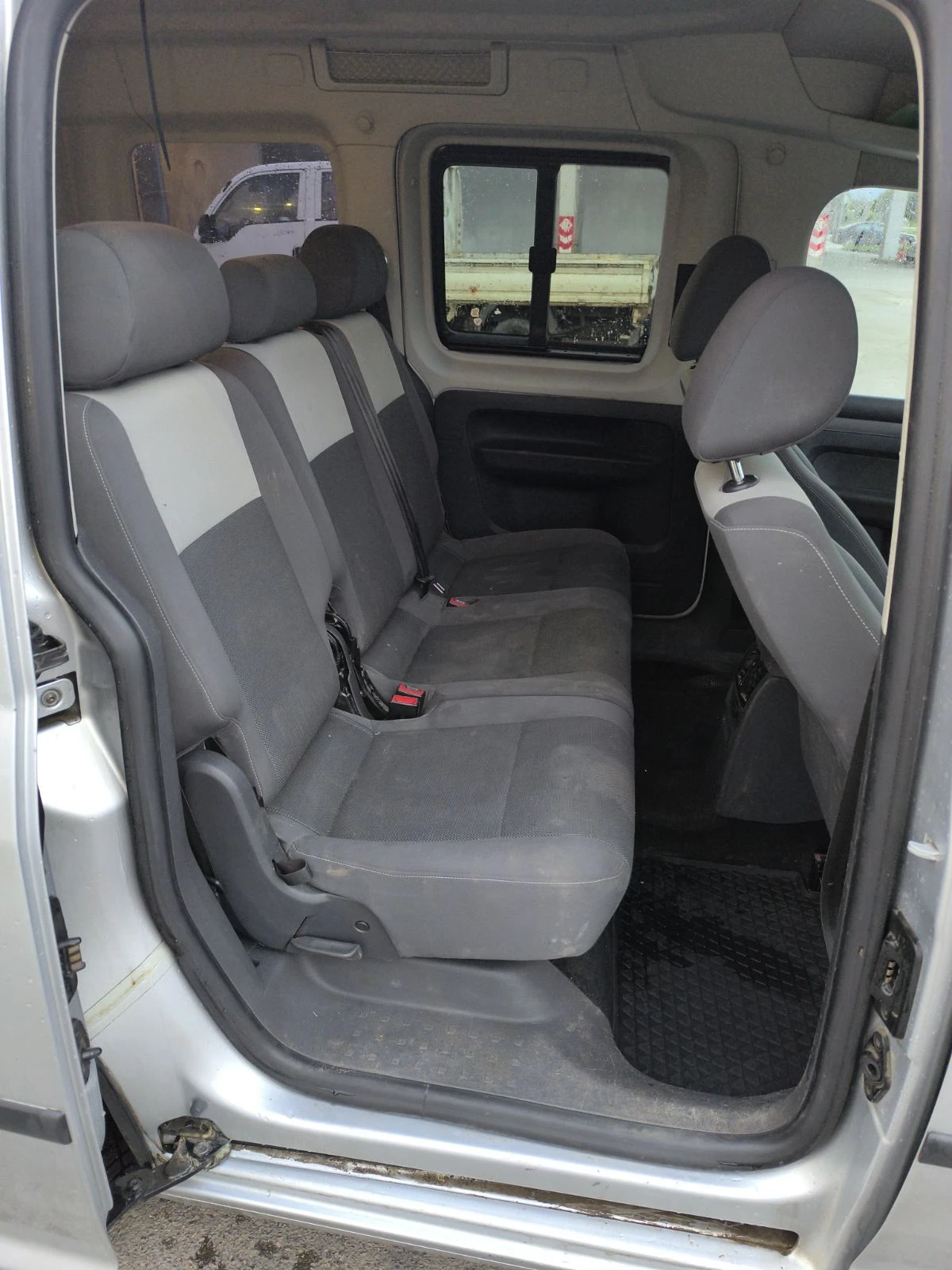 VW Caddy, снимка 8 - Автомобили и джипове - 54639812