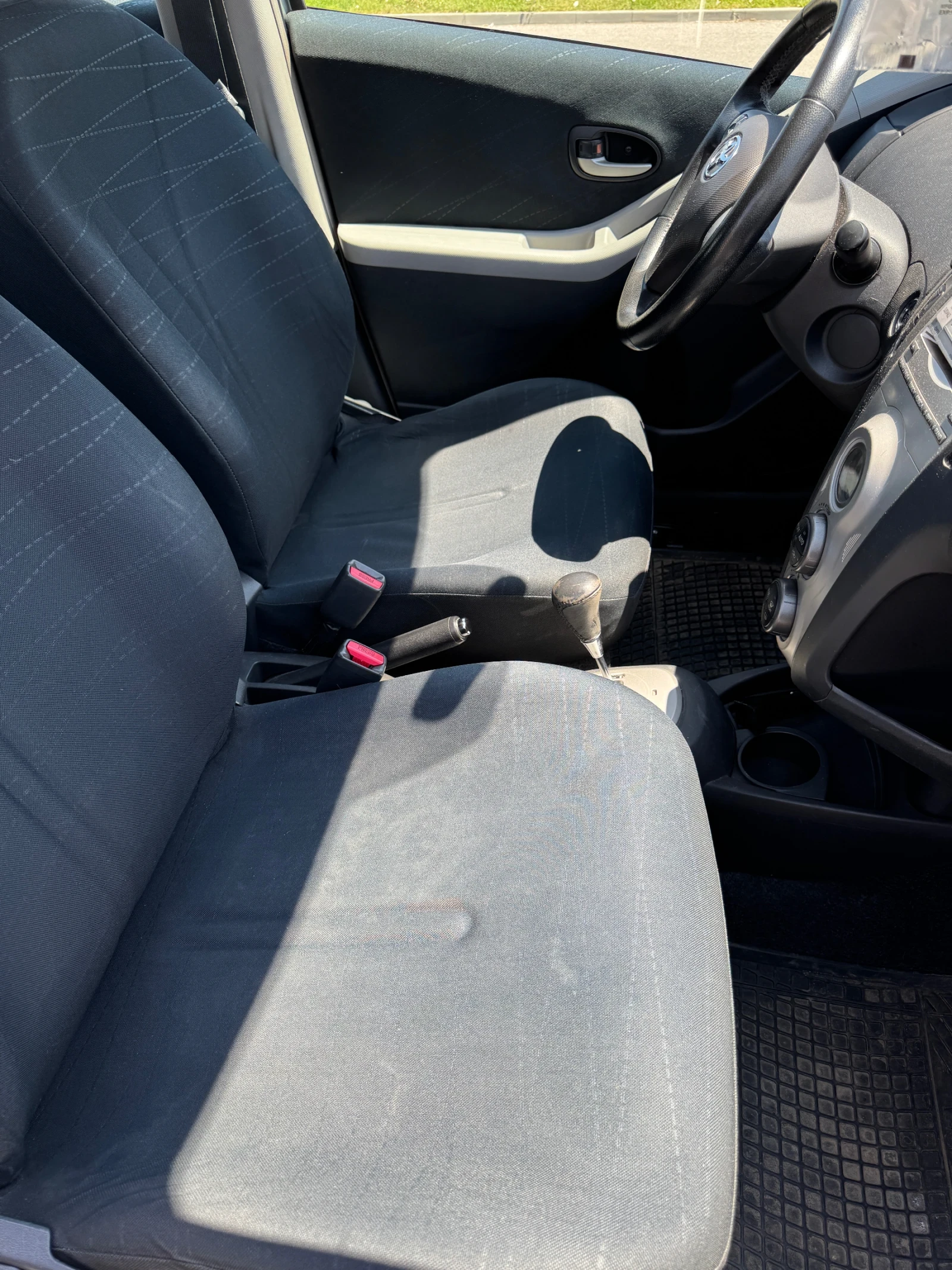Toyota Yaris, снимка 6 - Автомобили и джипове - 54713863