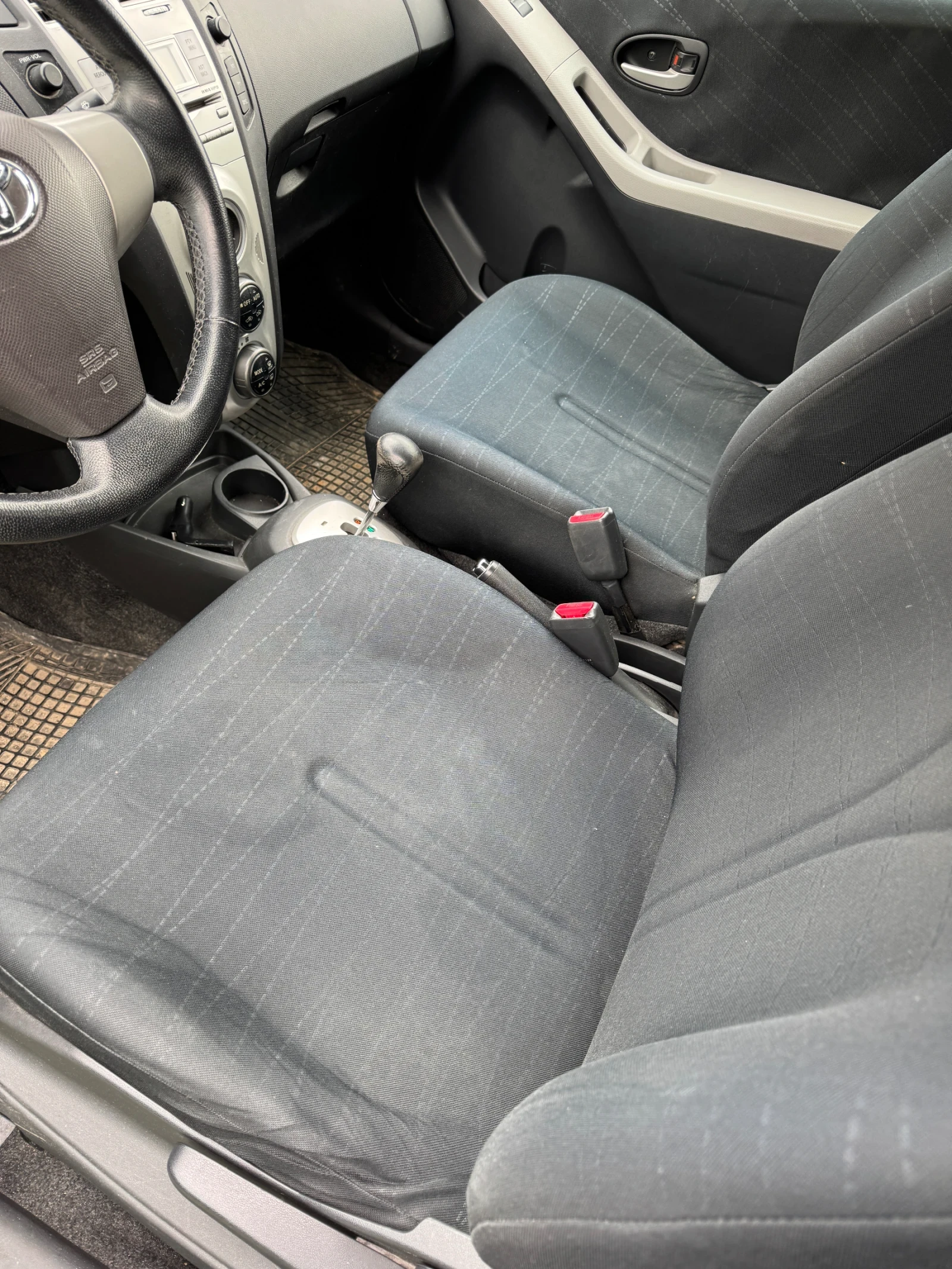 Toyota Yaris, снимка 4 - Автомобили и джипове - 54713863