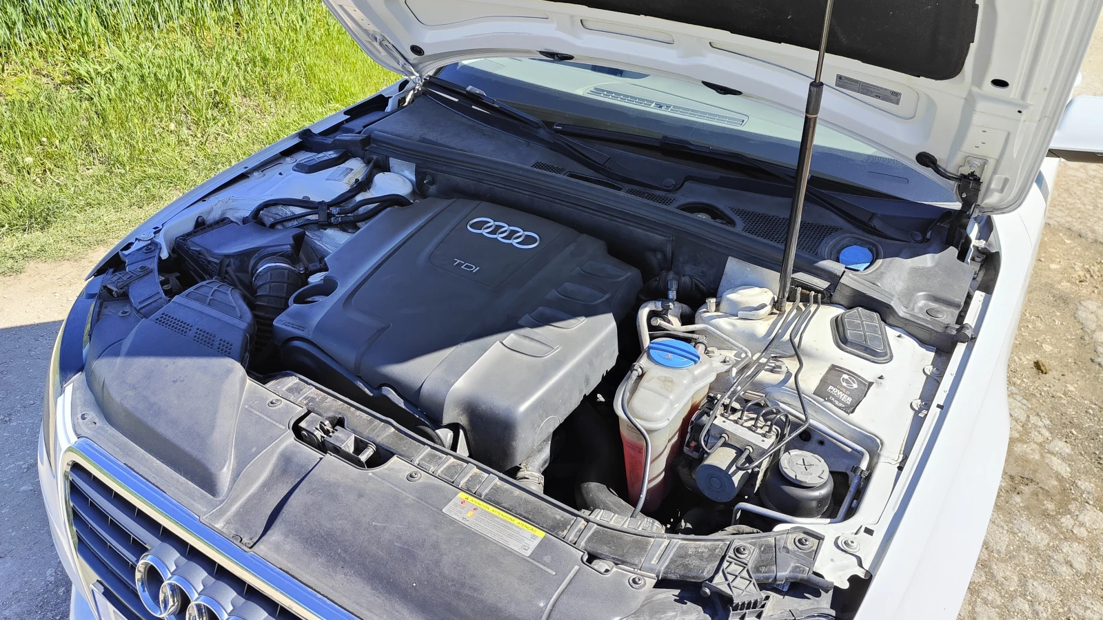 Audi A4 B8 Avant 2.0 TDI, снимка 5 - Автомобили и джипове - 54767071