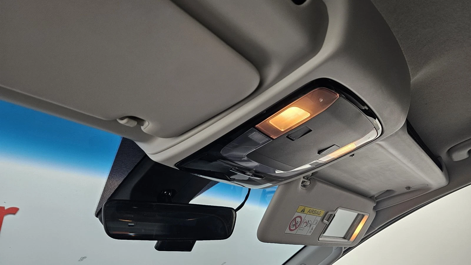 Hyundai Staria Modern* BLIND SPOT* ПОДГРЕВ ВОЛАН* КРАЙНА ЦЕНА, снимка 14 - Автомобили и джипове - 55367066