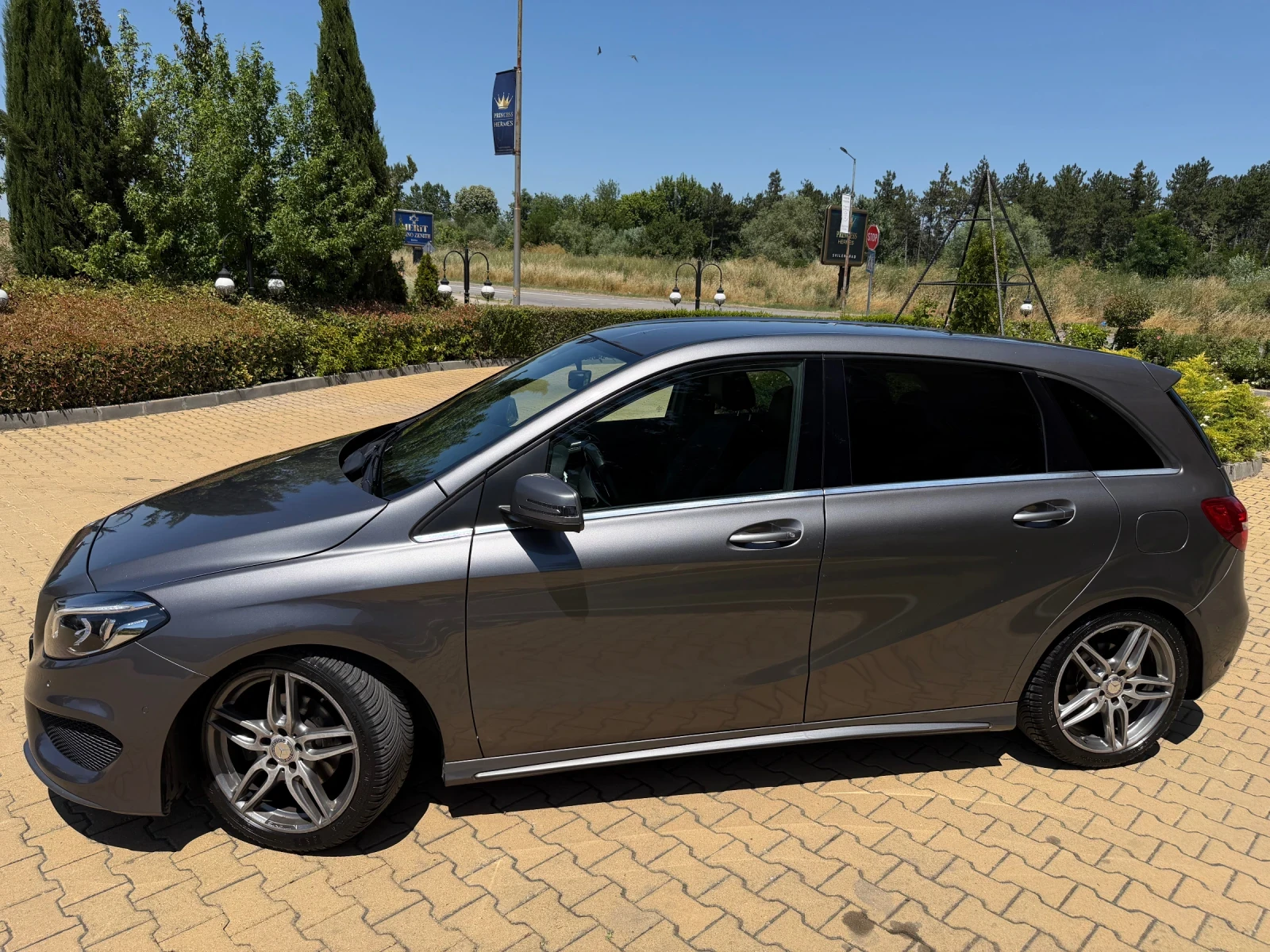 Mercedes-Benz B 180, снимка 2 - Автомобили и джипове - 55648061