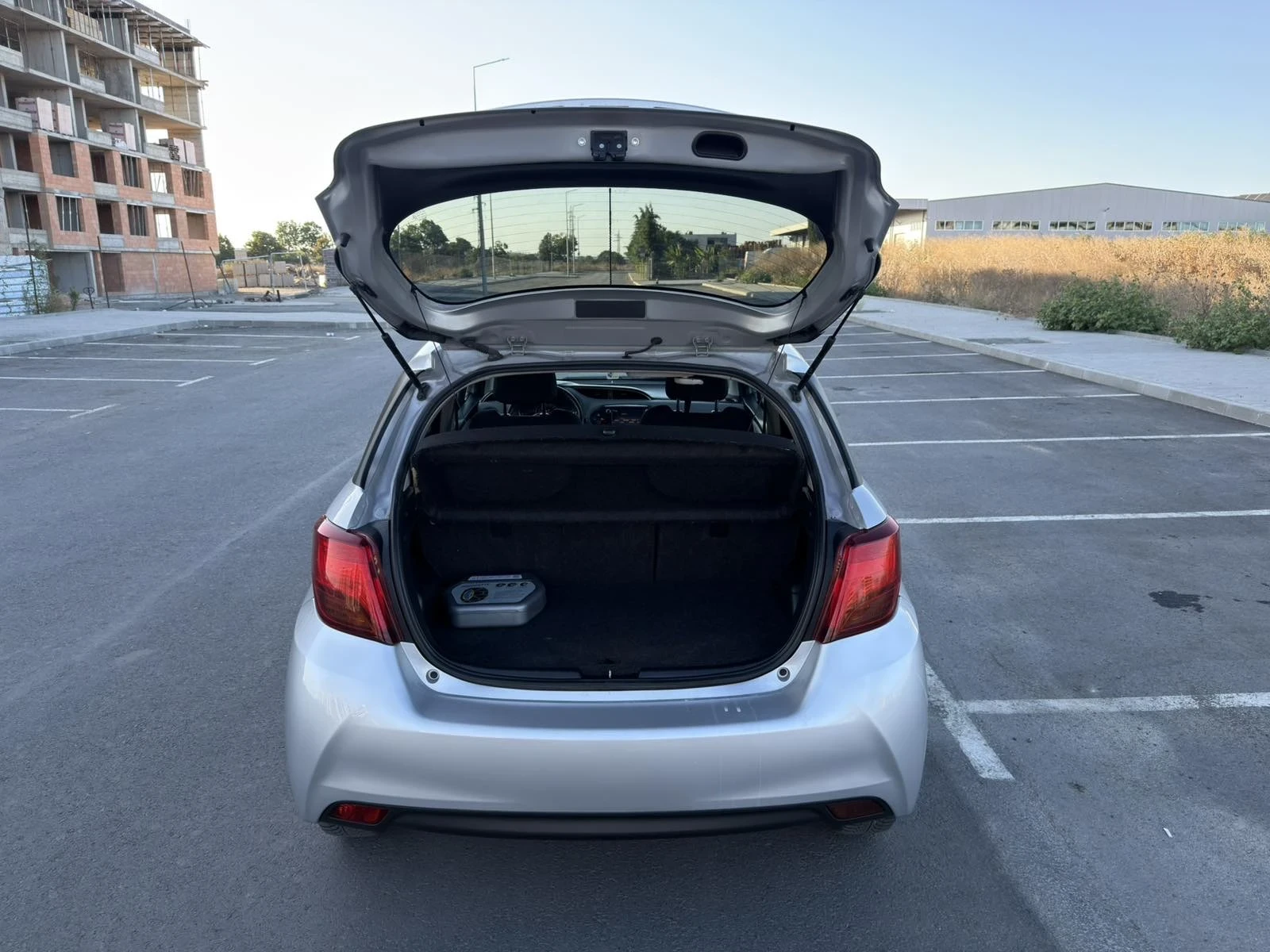 Toyota Yaris 1.3i  VVT-Face, снимка 8 - Автомобили и джипове - 55891522