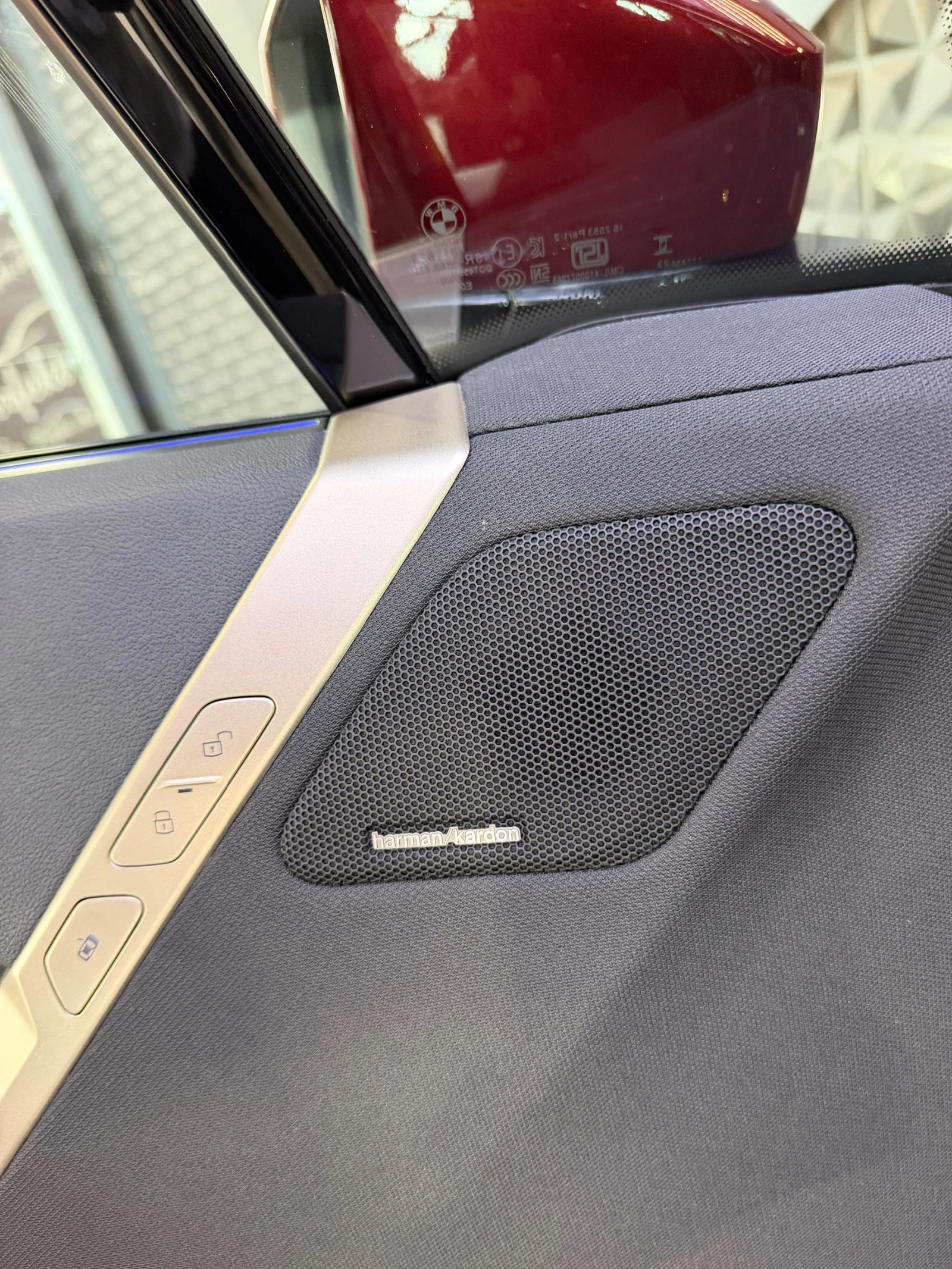 BMW iX 40 xDrive * HARMAN/KARDON* HEAD UP* M PACKET* 360 , снимка 15 - Автомобили и джипове - 56111633