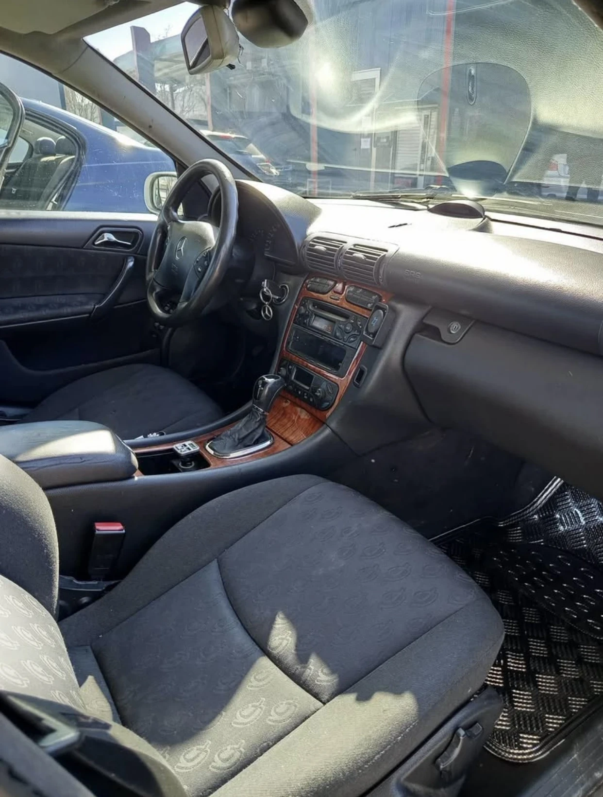 Mercedes-Benz C 220, снимка 6 - Автомобили и джипове - 56257245