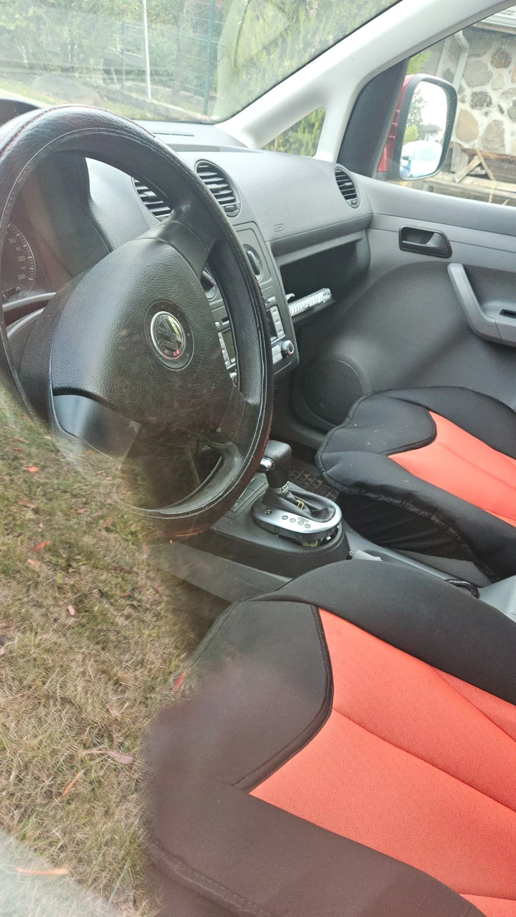 VW Caddy 1.9 TDI DSG, снимка 7 - Автомобили и джипове - 56560191