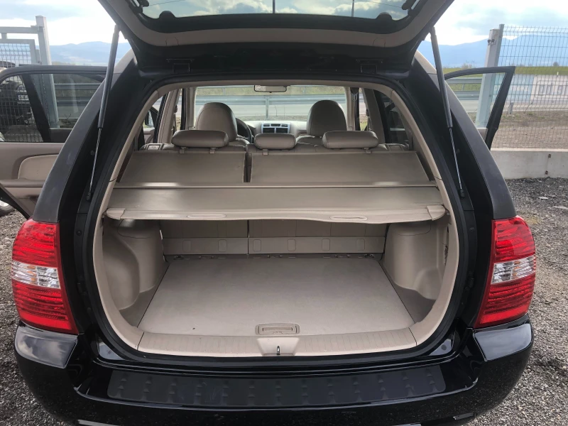 Kia Sportage 2.0 4x4 ИТАЛИЯ НАВИГАЦИЯ, снимка 12 - Автомобили и джипове - 51811692