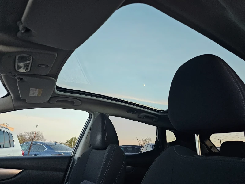 Nissan Qashqai 1.6T, 163к.с., Tekna , снимка 13 - Автомобили и джипове - 52241235