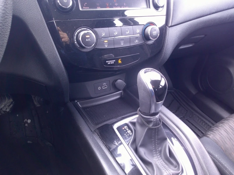 Nissan Rogue S AWD , снимка 9 - Автомобили и джипове - 52722409