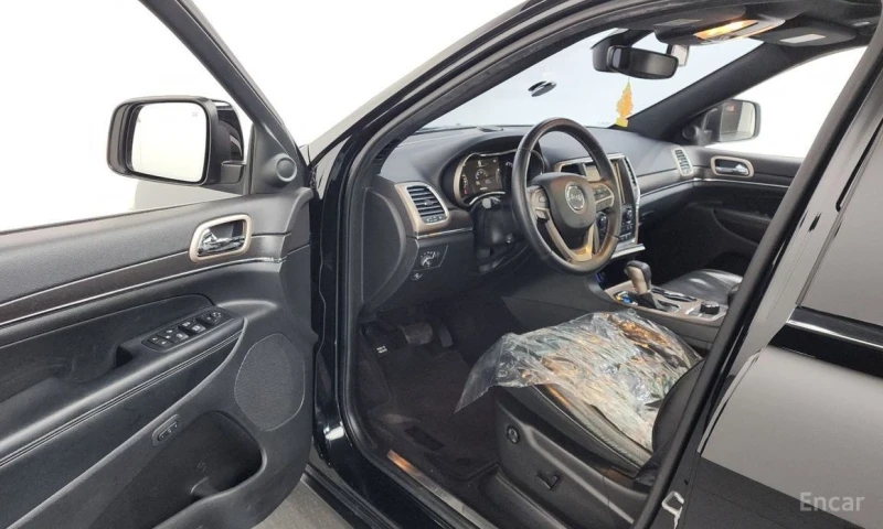 Jeep Grand cherokee, снимка 10 - Автомобили и джипове - 53127039
