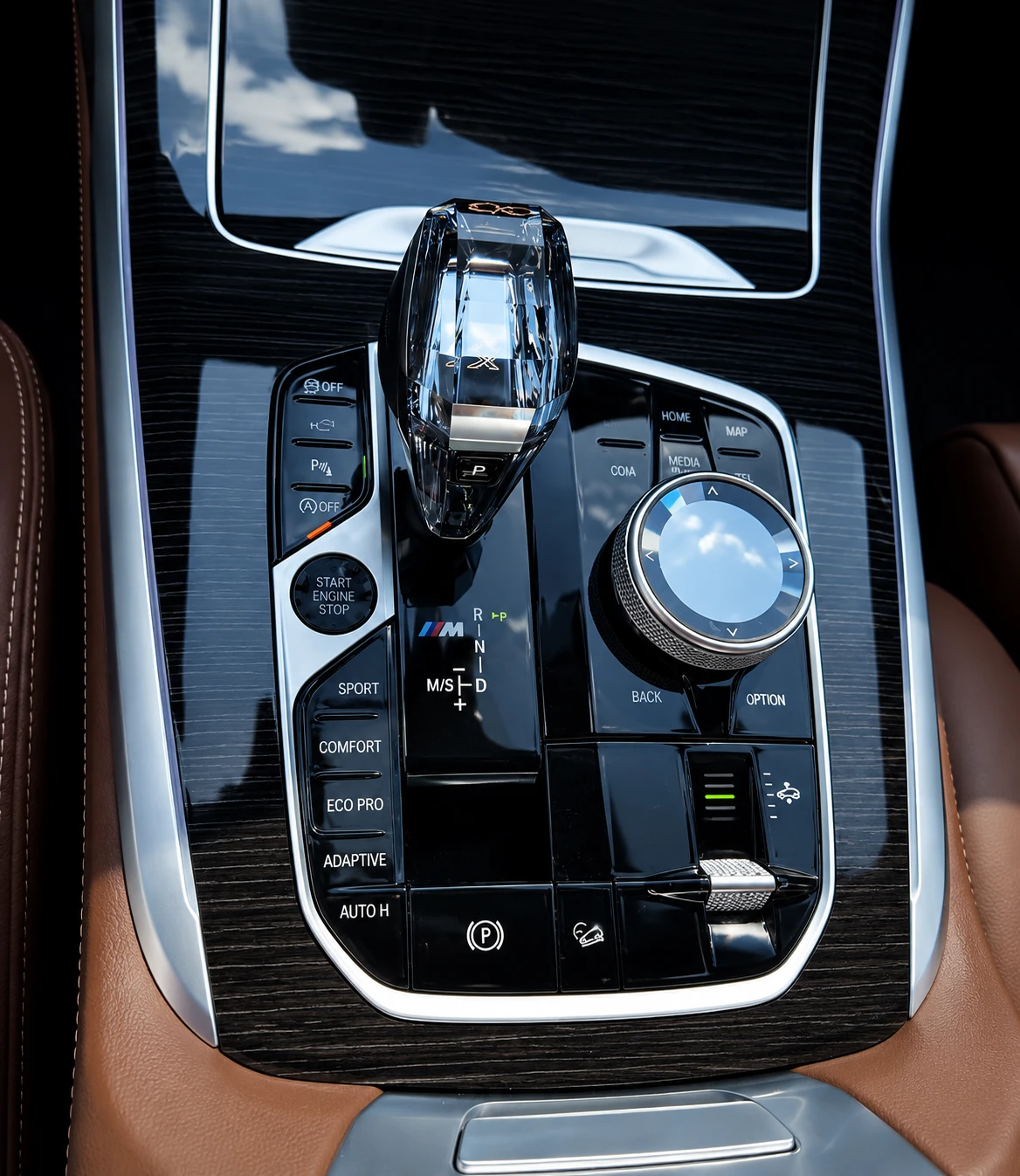 BMW X7 M50i, снимка 8 - Автомобили и джипове - 54372798