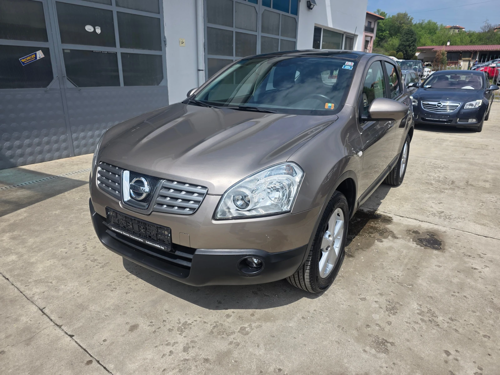 Nissan Qashqai 2.0I 4X4 172000km TOP - изображение 3