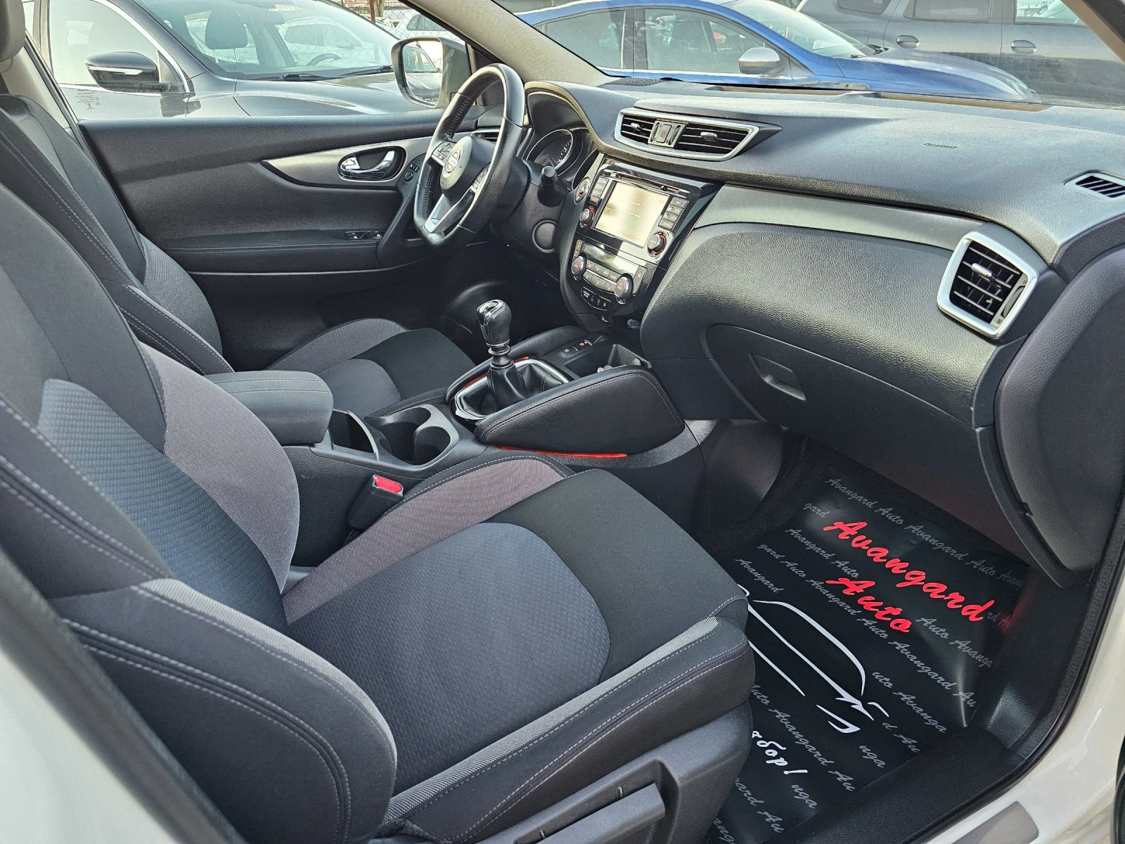 Nissan Qashqai 1.6T, 163к.с., Tekna  - изображение 9