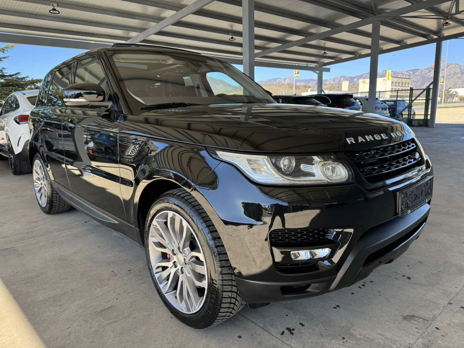 Land Rover Range Rover Sport 3.0/SDV6* 292ps* R-Dynamic* КОЖА* ПАНО* КАМЕРА, снимка 7 - Автомобили и джипове - 53777183