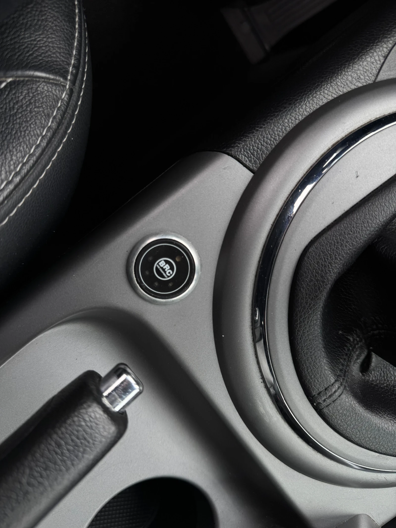 Kia Sportage 1.6i gas-i BRC, снимка 15 - Автомобили и джипове - 54214173