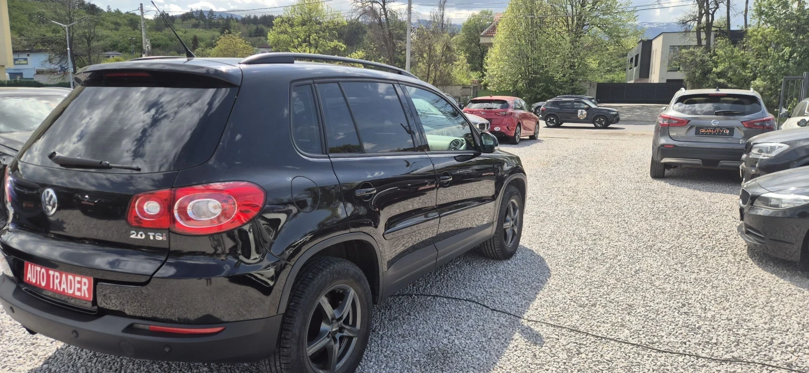 VW Tiguan 2.0T-170кс. 4X4, снимка 4 - Автомобили и джипове - 54353072