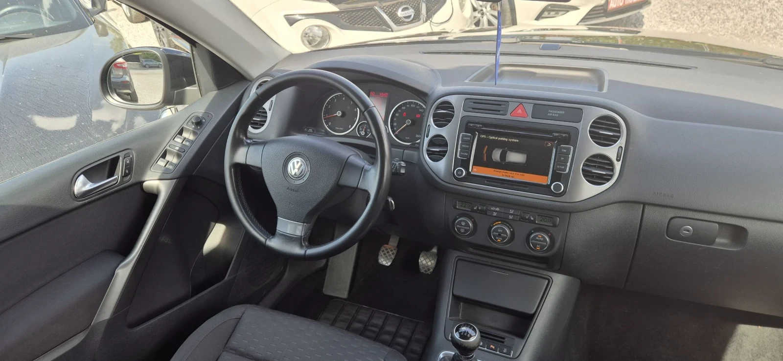 VW Tiguan 2.0T-170кс. 4X4, снимка 11 - Автомобили и джипове - 54353072