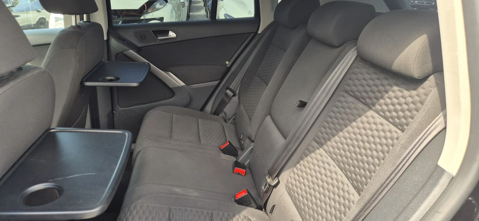 VW Tiguan 2.0T-170кс. 4X4, снимка 8 - Автомобили и джипове - 54353072