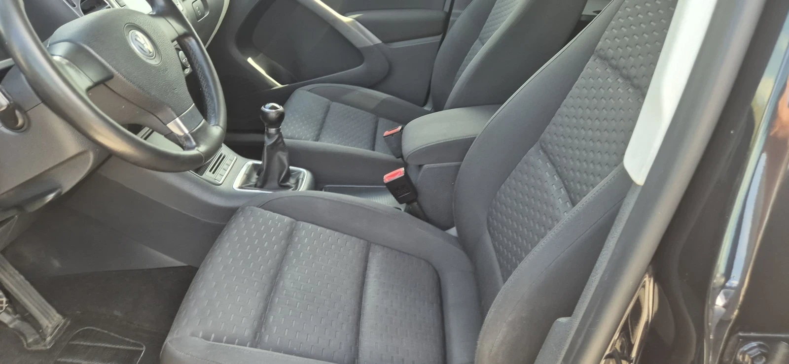 VW Tiguan 2.0T-170кс. 4X4, снимка 15 - Автомобили и джипове - 54353072