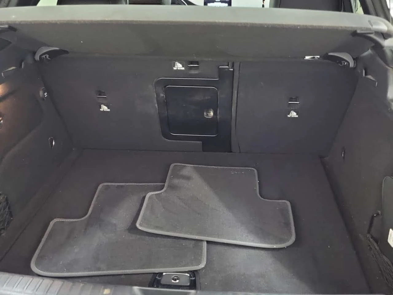Mercedes-Benz GLA 250 ПАМЕТ| PANORAMA| 2 КЛЮЧА| , снимка 13 - Автомобили и джипове - 54453013