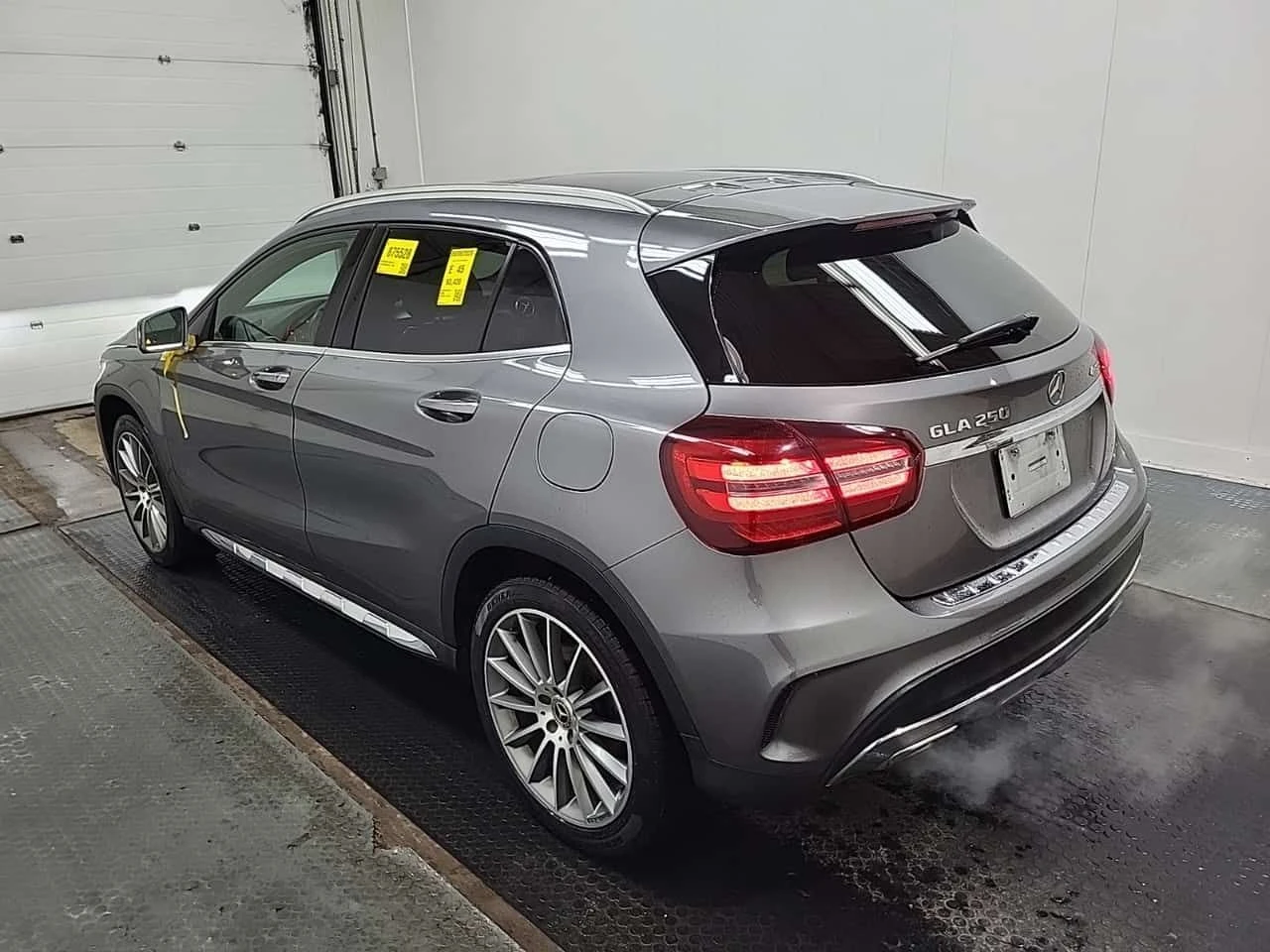 Mercedes-Benz GLA 250 ПАМЕТ| PANORAMA| 2 КЛЮЧА| , снимка 5 - Автомобили и джипове - 54453013