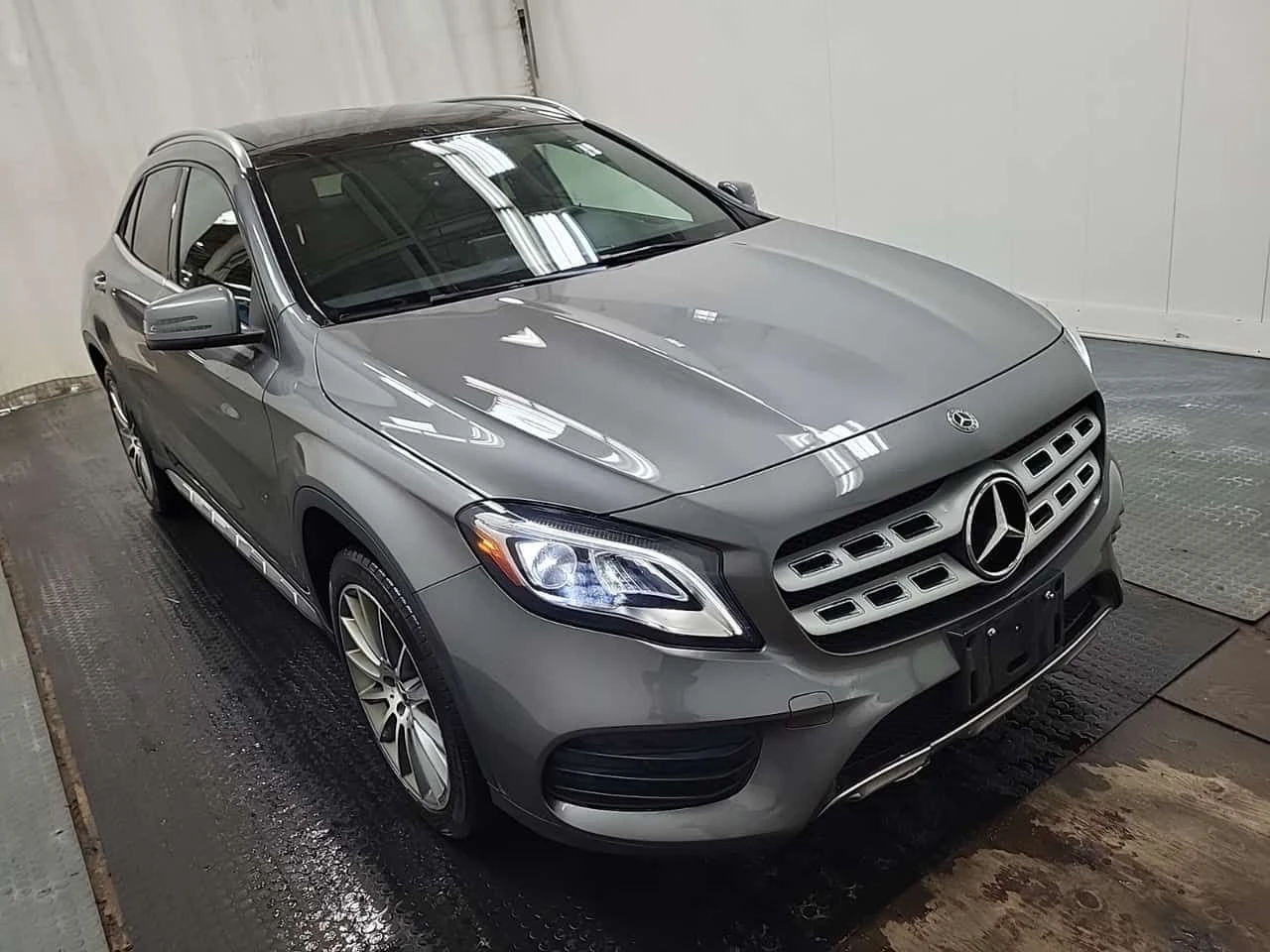 Mercedes-Benz GLA 250 ПАМЕТ| PANORAMA| 2 КЛЮЧА| , снимка 2 - Автомобили и джипове - 54453013