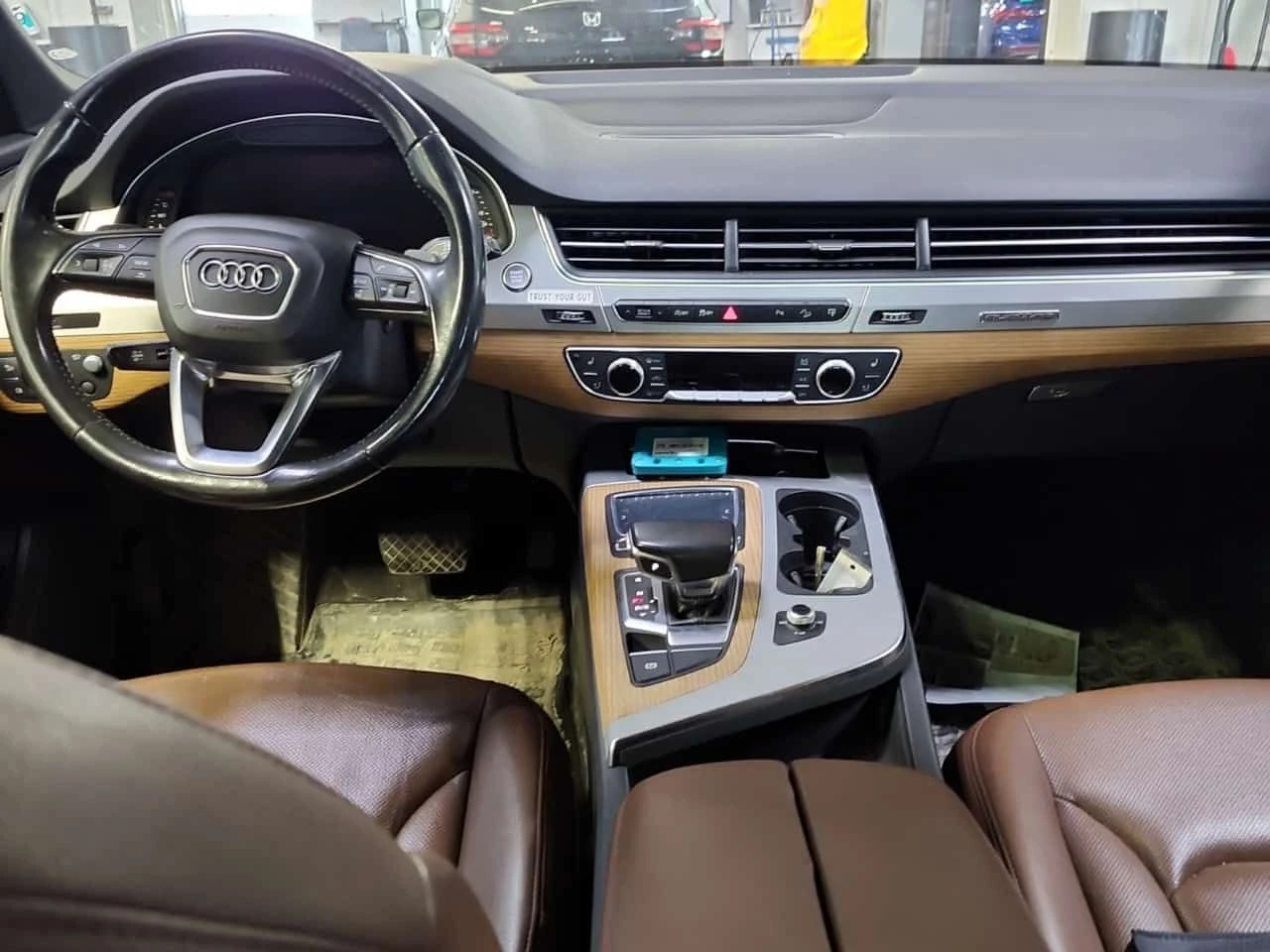 Audi Q7 PROGRESSIV/ДИСТРОНИК/360/ПАНО/CARFAX/ФИНАНСИРАНЕ, снимка 10 - Автомобили и джипове - 54694225