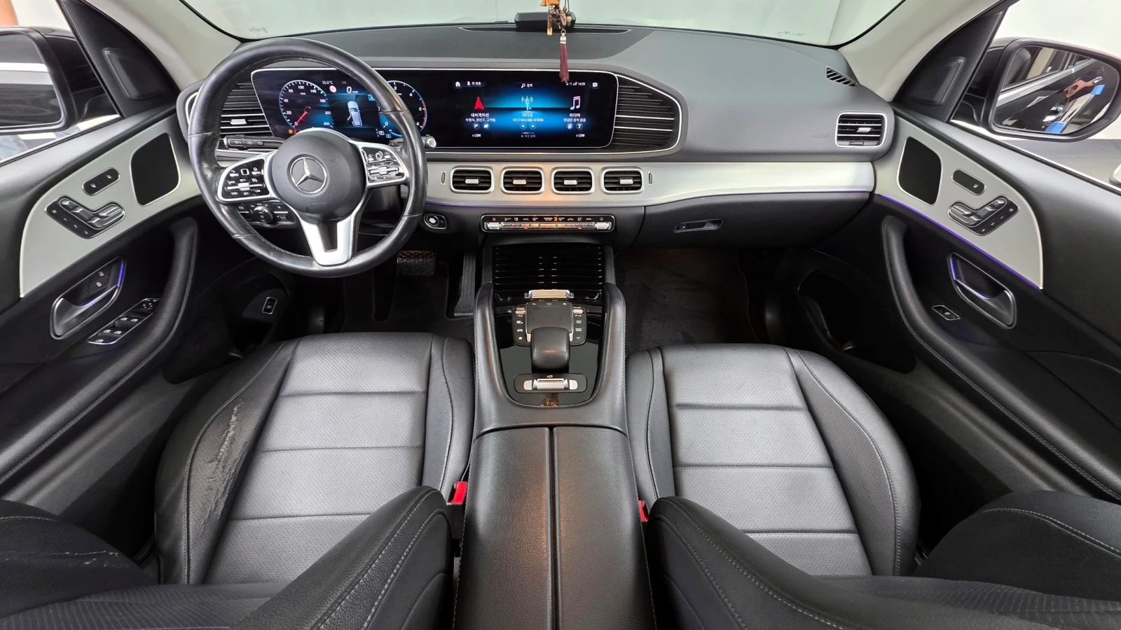 Mercedes-Benz GLE 300 4MATIC * ПОДГРЕВИ* АМБИЕНТНО ОСВЕТЛЕНИЕ* ПАНОРАМА*, снимка 6 - Автомобили и джипове - 55232354