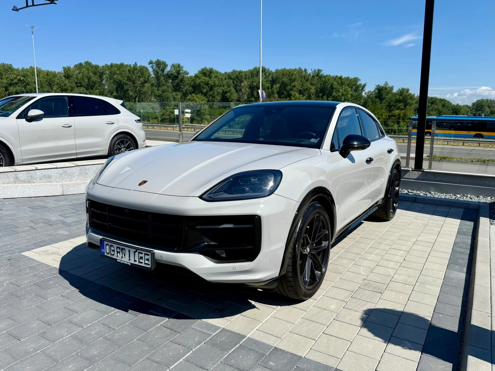 Porsche Cayenne Coupe | FULL | SportChrono | Гаранция 03.27, снимка 12 - Автомобили и джипове - 55569365