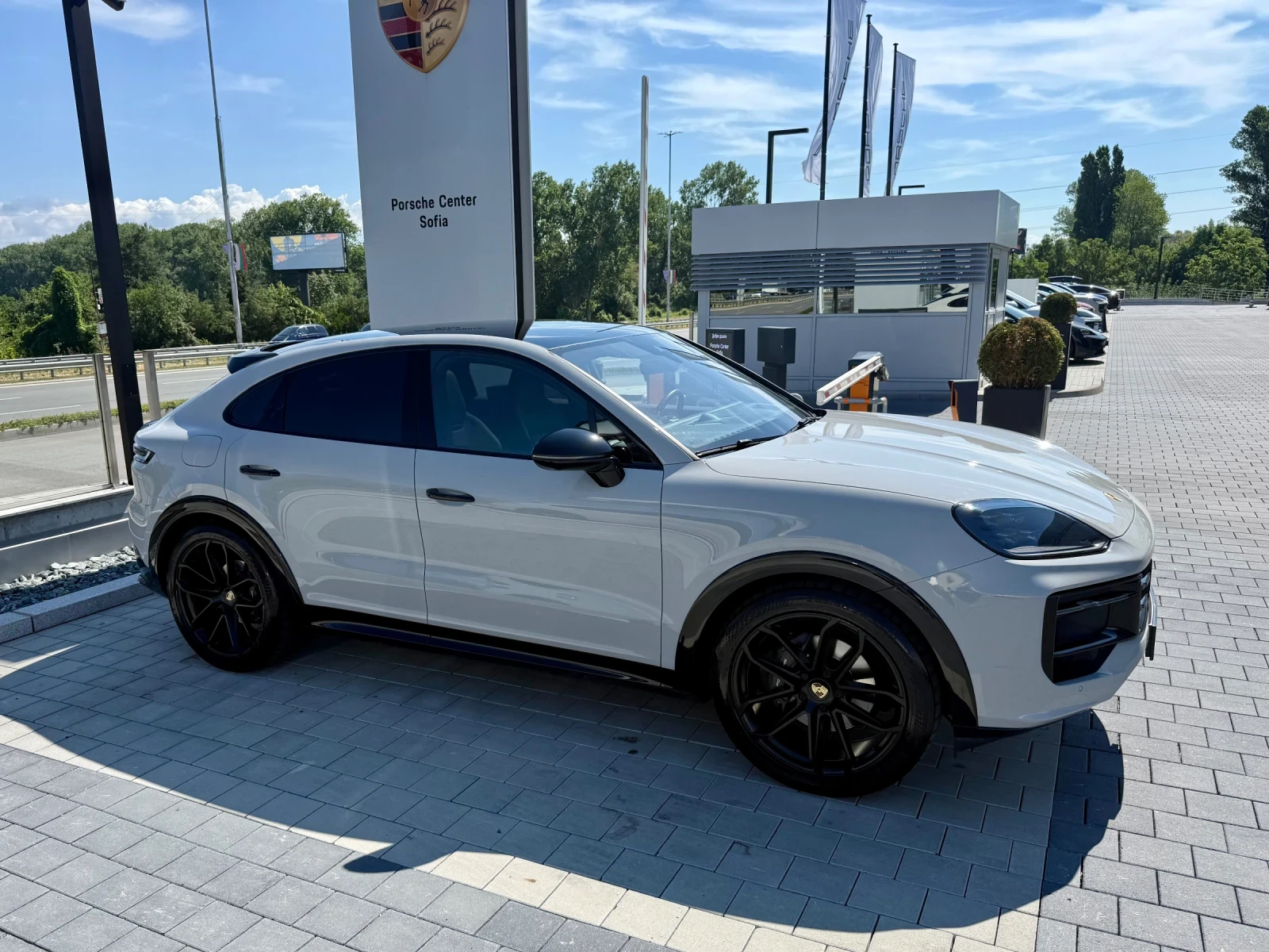 Porsche Cayenne Coupe | FULL | SportChrono | Гаранция 03.27, снимка 2 - Автомобили и джипове - 55569365