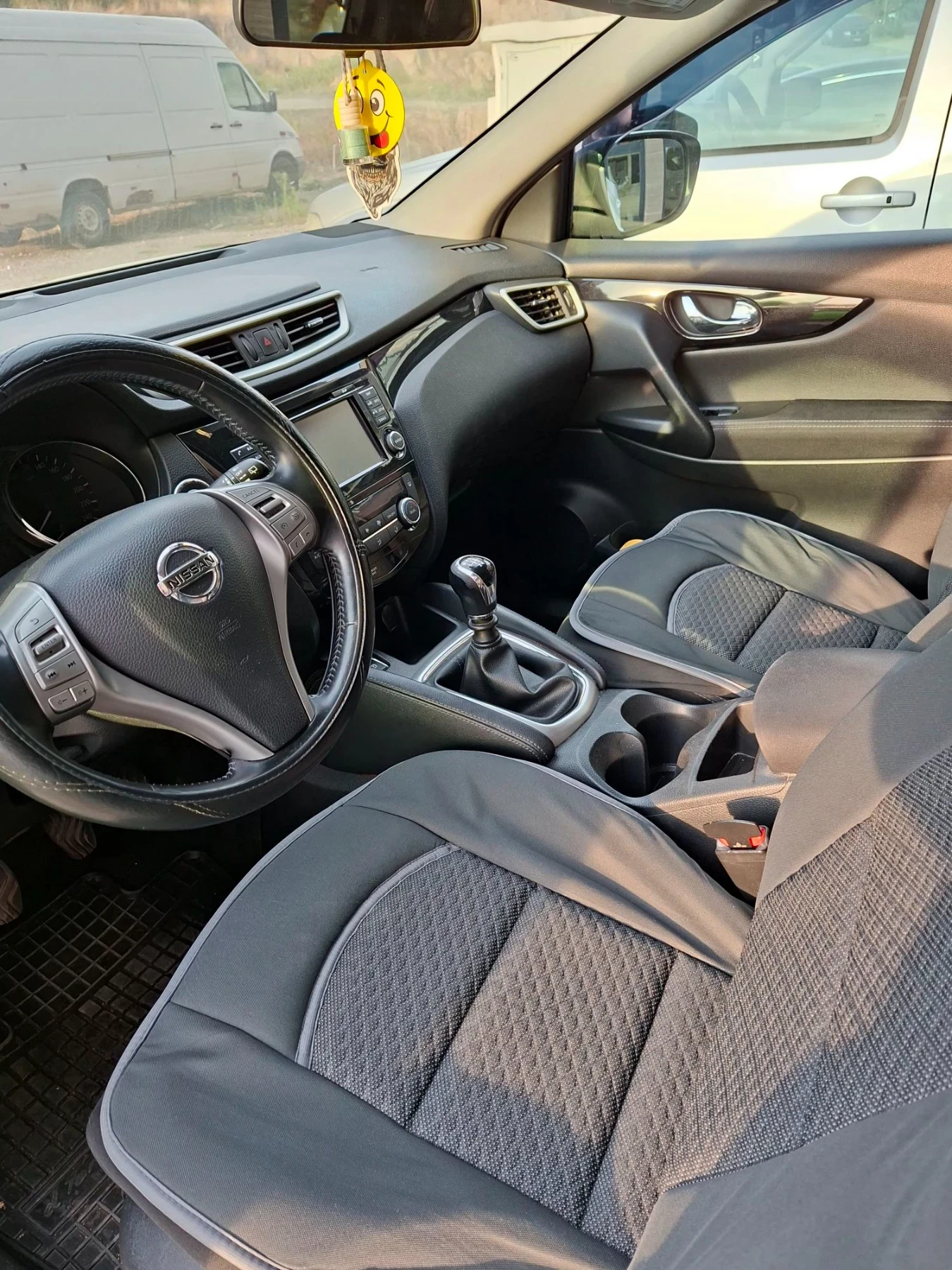 Nissan Qashqai 1.5DCI, снимка 7 - Автомобили и джипове - 55931635