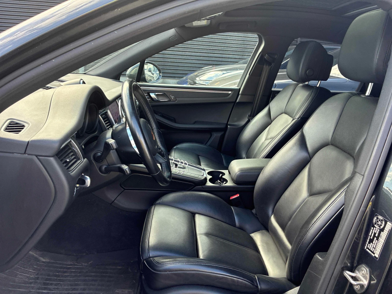 Porsche Macan * AWD * CARFAX * ОПЦИЯ ЗА ФИНАНСИРАНЕ, снимка 17 - Автомобили и джипове - 56114100