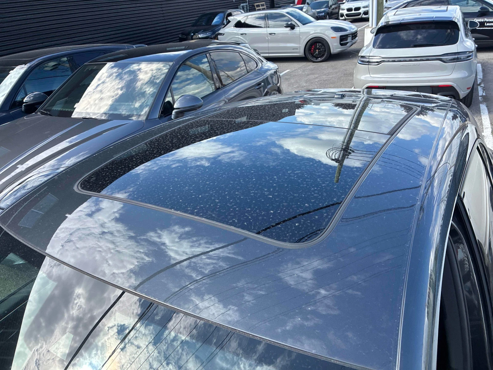 Porsche Macan * AWD * CARFAX * ОПЦИЯ ЗА ФИНАНСИРАНЕ, снимка 16 - Автомобили и джипове - 56114100